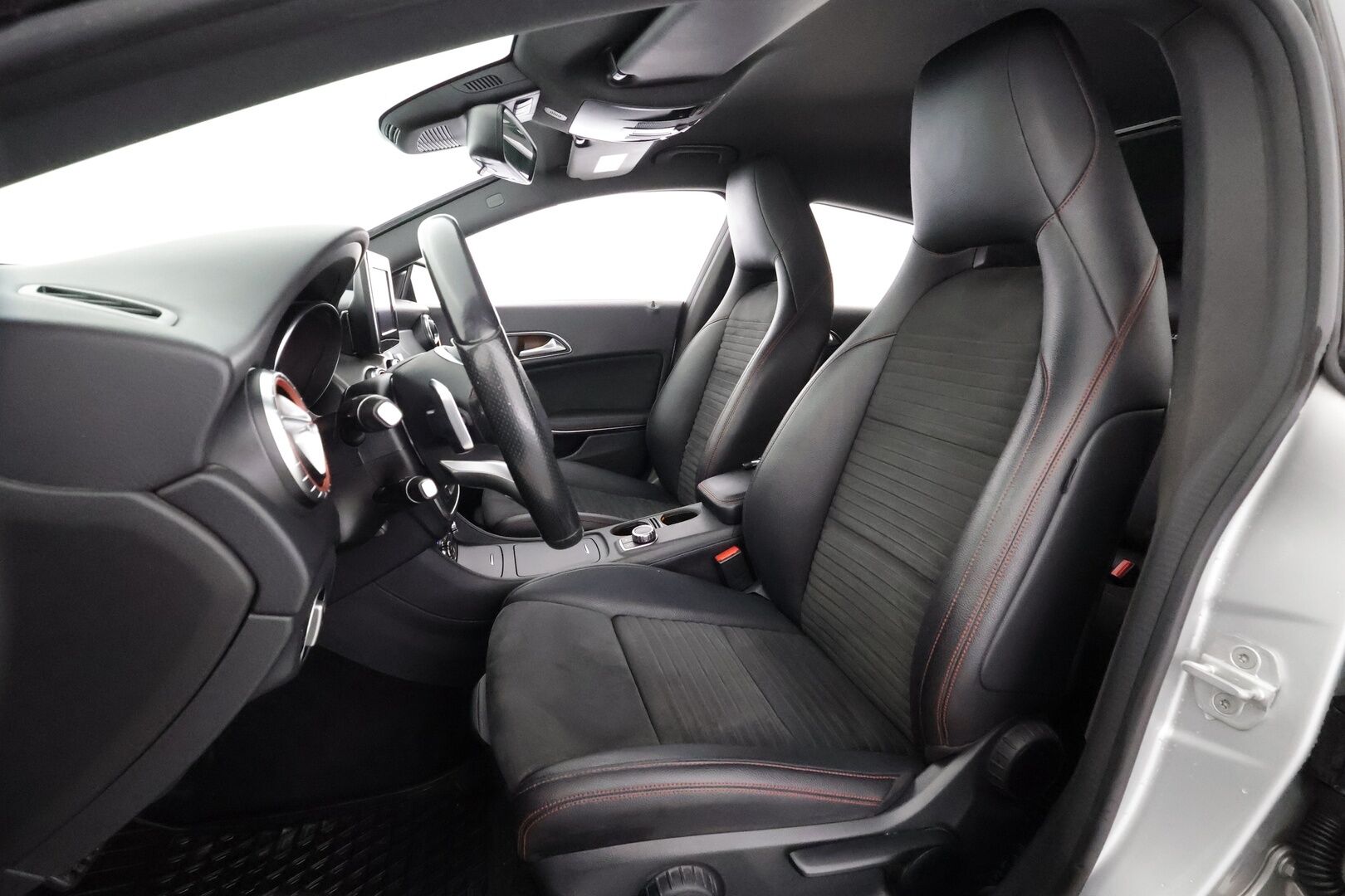 Mercedes-Benz CLA 2016 200 A Shooting Brake Business AMG - | Vakkari | ILS-Xenon | Sporttipenkit | P.kamera ja tutkat | Nahka-alcantara | Dynamic Select | Bluetooth | Penkinlämmittimet | - KORKO VAIN 3,99 %