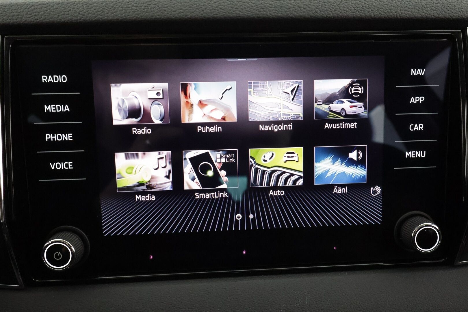 Skoda Karoq 2023 2.0 TDI 150 4x4 Ambition DSG Autom. * Vakkari / Koukku / LED / P.tutka / Webasto / KeylessGo * - Suomi-auto / Kahdet renkaat aluvanteilla - HULLU BLACKWEEK KORKOTARJOUS 2,49%