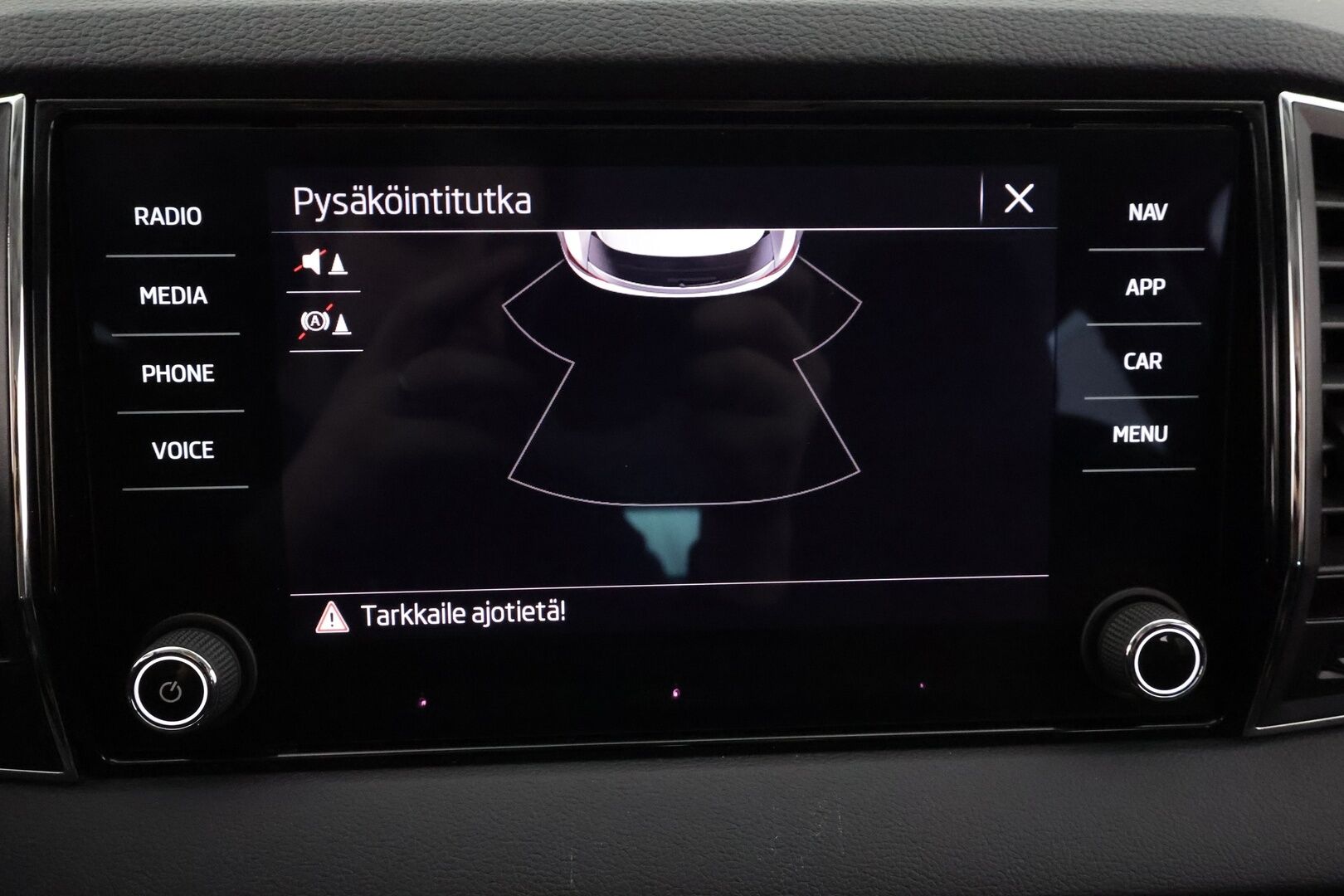 Skoda Karoq 2023 2.0 TDI 150 4x4 Ambition DSG Autom. * Vakkari / Koukku / LED / P.tutka / Webasto / KeylessGo * - Suomi-auto / Kahdet renkaat aluvanteilla - HULLU BLACKWEEK KORKOTARJOUS 2,49%