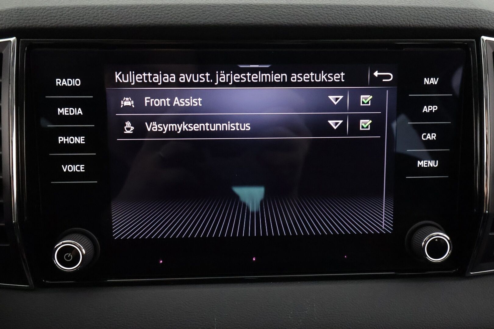 Skoda Karoq 2023 2.0 TDI 150 4x4 Ambition DSG Autom. * Vakkari / Koukku / LED / P.tutka / Webasto / KeylessGo * - Suomi-auto / Kahdet renkaat aluvanteilla - HULLU BLACKWEEK KORKOTARJOUS 2,49%