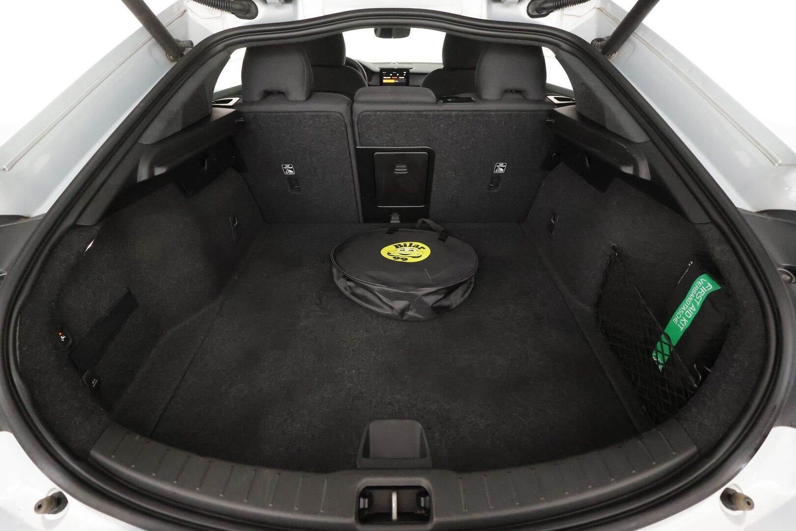 Polestar 2 2023 Standard Range Single Motor, 170kW, 69kWh - | ACC | Koukku | 360° | Pilot Assist | BLIS | Muistipenkki | LED | Apple & Android | CTA | 1-om suomiauto | 2x polestar alut | Merkkihuollot |