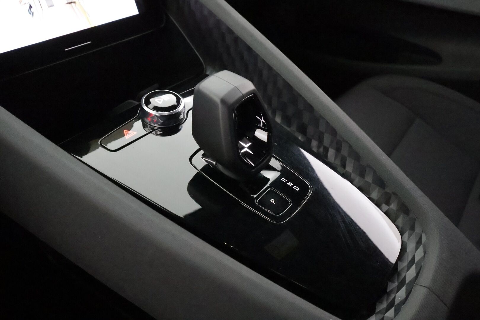 Polestar 2 2023 Standard Range Single Motor, 170kW, 69kWh - | ACC | Koukku | 360° | Pilot Assist | BLIS | Muistipenkki | LED | Apple & Android | CTA | 1-om suomiauto | 2x polestar alut | Merkkihuollot |