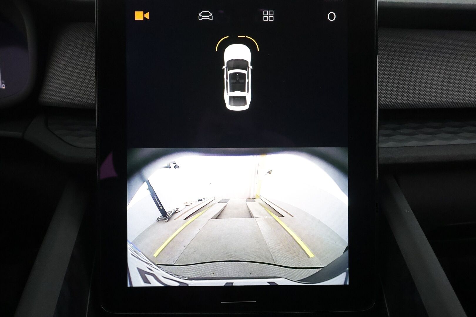 Polestar 2 2023 Standard Range Single Motor, 170kW, 69kWh - | ACC | Koukku | 360° | Pilot Assist | BLIS | Muistipenkki | LED | Apple & Android | CTA | 1-om suomiauto | 2x polestar alut | Merkkihuollot |