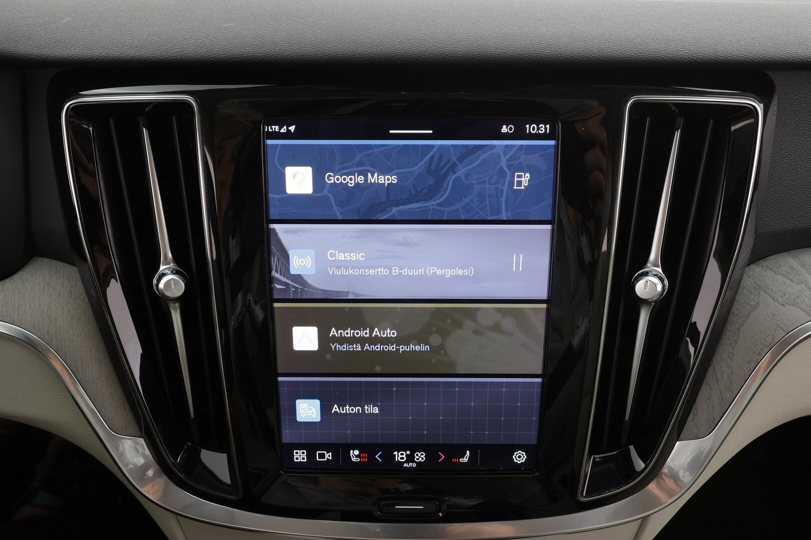 Volvo V60 2023 T6 AWD Long Range Plus Bright aut * ACC / Koukku / Full-LED / P.Kamera / Sportnahat Muistilla / Navi / Kaistavahti * - 1-om Suomi-auto / Akku kuntotarkastettu / 2x Latauskaapelit / Kahdet renkaat aluvanteilla / Merkkihuollot