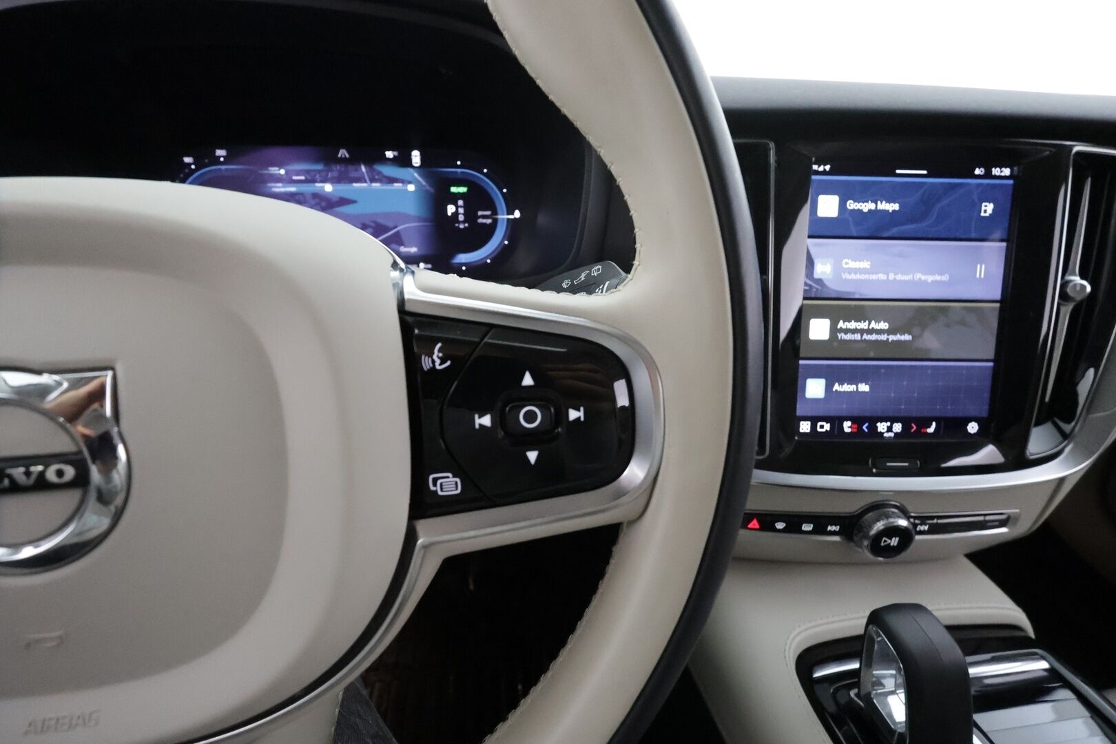 Volvo V60 2023 T6 AWD Long Range Plus Bright aut * ACC / Koukku / Full-LED / P.Kamera / Sportnahat Muistilla / Navi / Kaistavahti * - 1-om Suomi-auto / Akku kuntotarkastettu / 2x Latauskaapelit / Kahdet renkaat aluvanteilla / Merkkihuollot