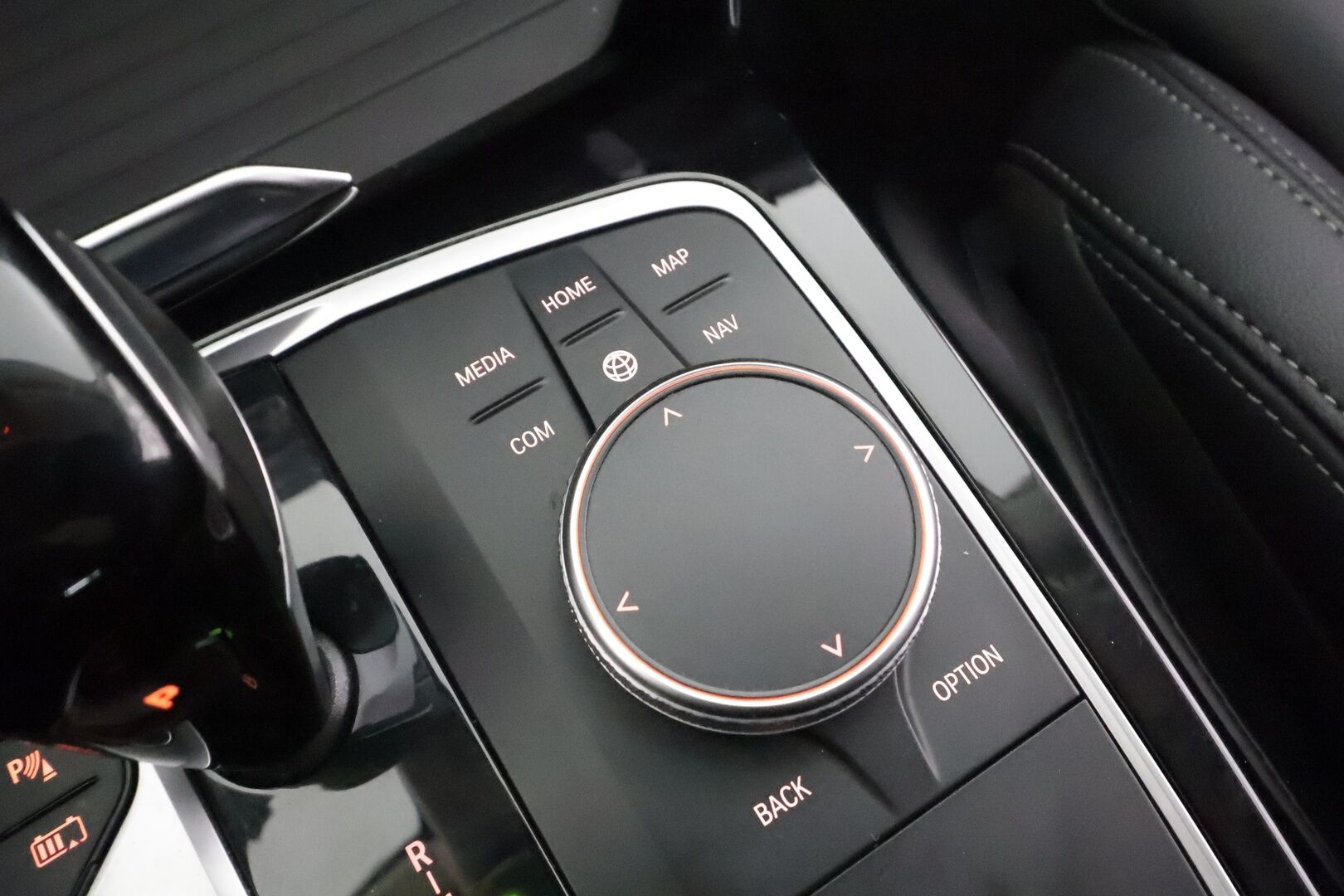 BMW X3 2023 G01 xDrive 30e A Charged Edition * HiFi / Sportnahat / LED / P.Kamera / Koukku / ACC / Navi * - 1-om Suomi-auto / Akku kuntotarkastettu SoH  94% / 2x Latauskaapelit / Kahdet renkaat aluvanteilla / Merkkihuollot