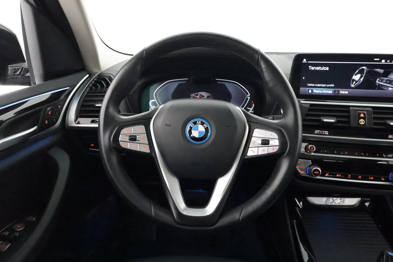 BMW iX3 2021 G08 Charged - 3,99 % KORKOTARJOUS TÄHÄN AUTOON - Panorama / Adapt. Vakkari / Koukku / P. kamera / LED-valot / Muistipenkki / kaistavahti / Navi / 2x Renkaat /