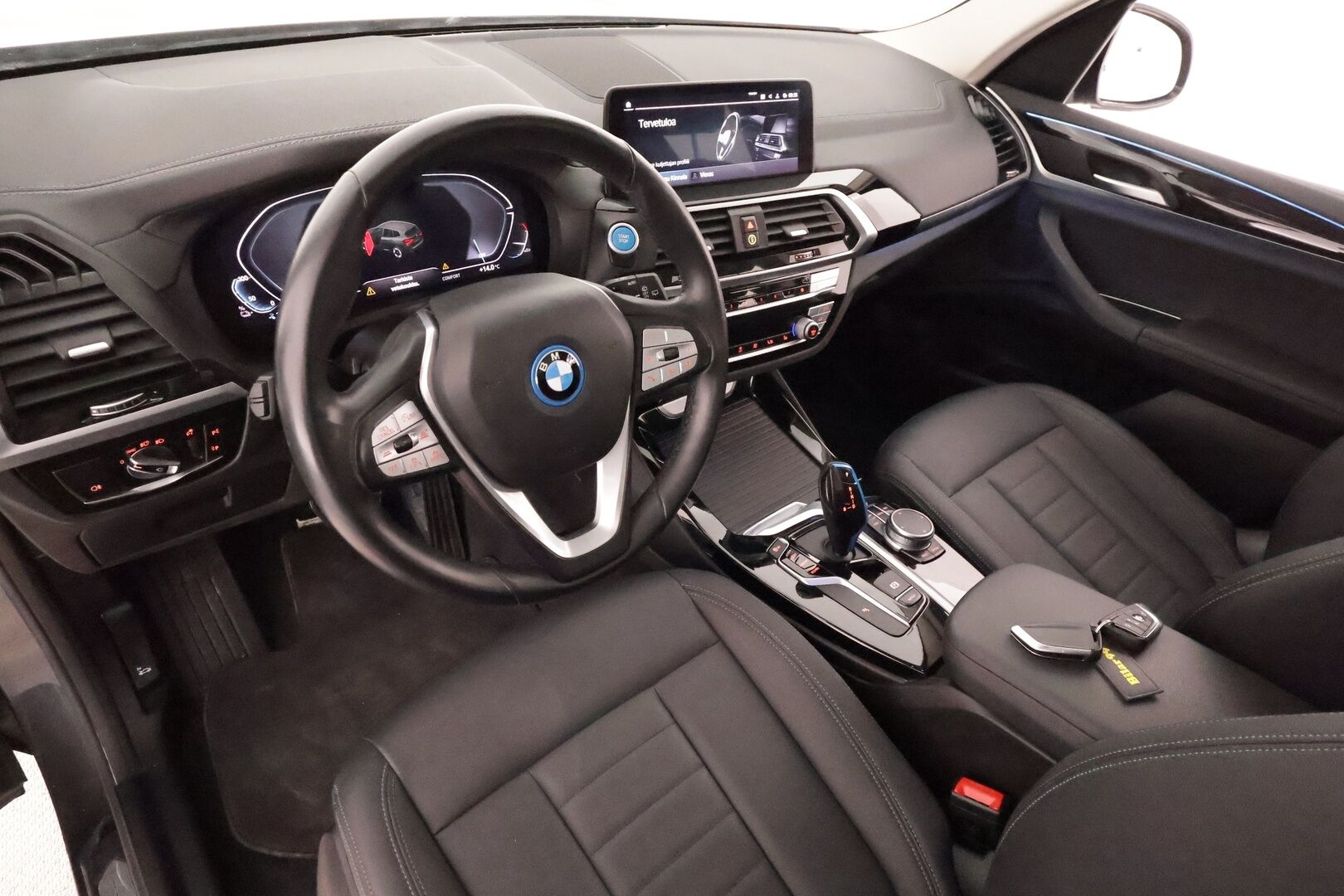 BMW iX3 2021 G08 Charged - 3,99 % KORKOTARJOUS TÄHÄN AUTOON - Panorama / Adapt. Vakkari / Koukku / P. kamera / LED-valot / Muistipenkki / kaistavahti / Navi / 2x Renkaat /