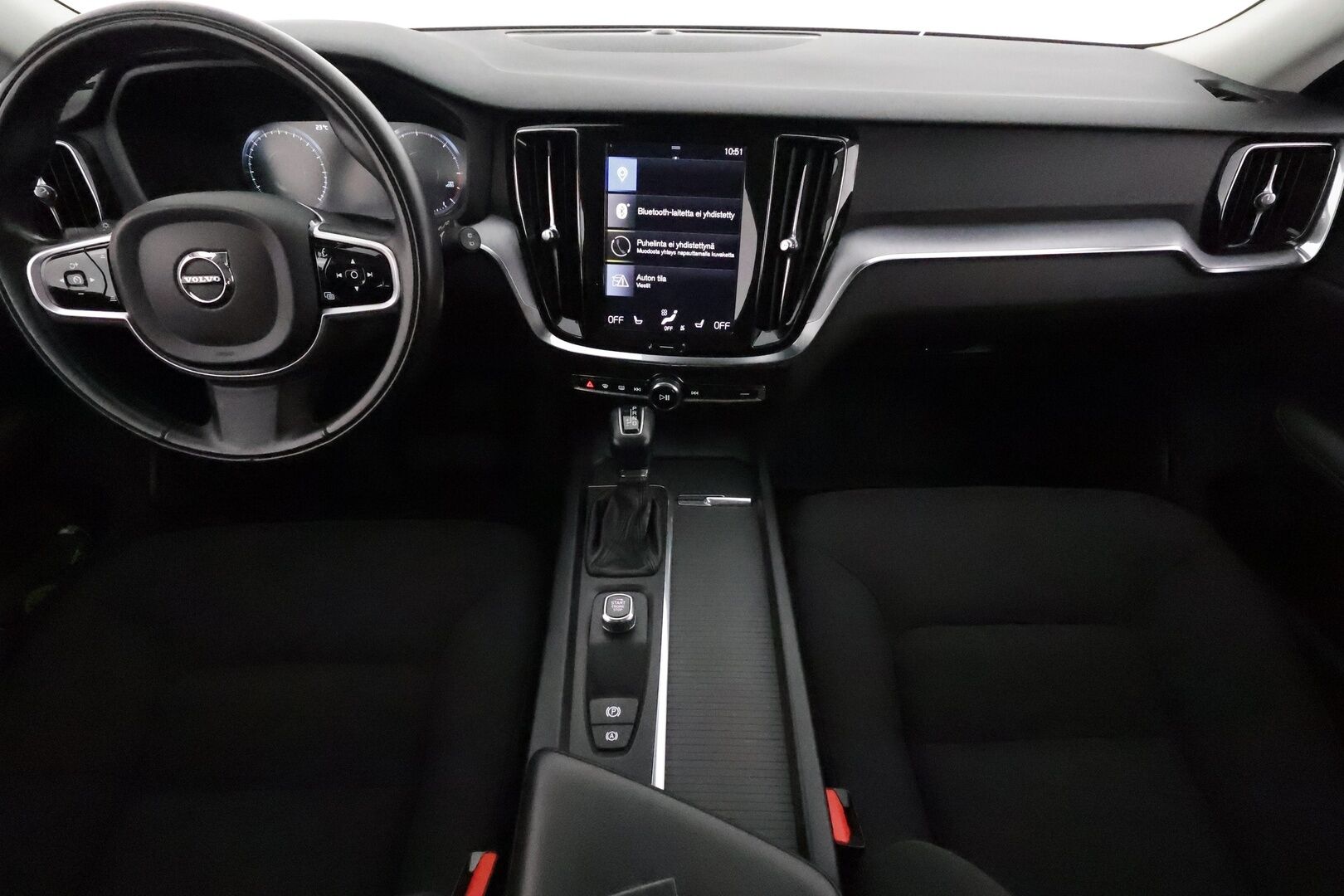 Volvo V60 2019 D3 momentum **Webasto / Adapt.Vakkari / LED-valot / P.Tutkat / Kaistavahti** - Kahdet Renkaat / Merkkihuollettu!
