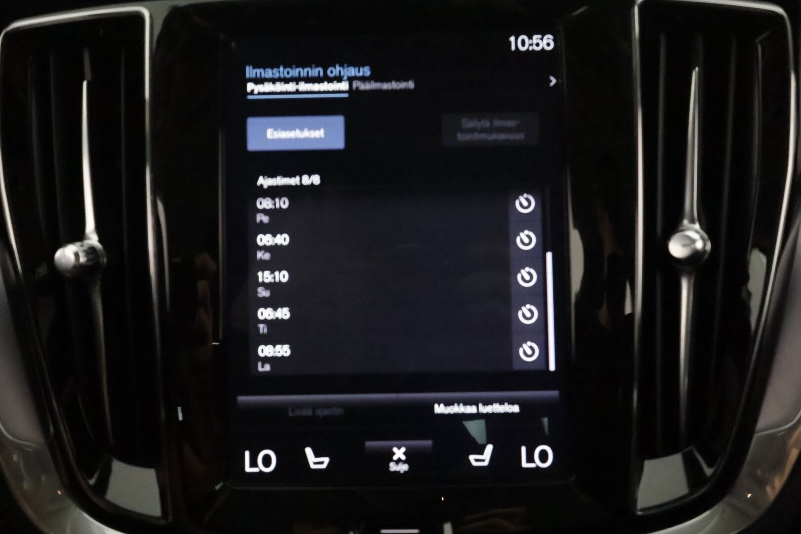 Volvo V60 2019 D3 momentum **Webasto / Adapt.Vakkari / LED-valot / P.Tutkat / Kaistavahti** - Kahdet Renkaat / Merkkihuollettu!