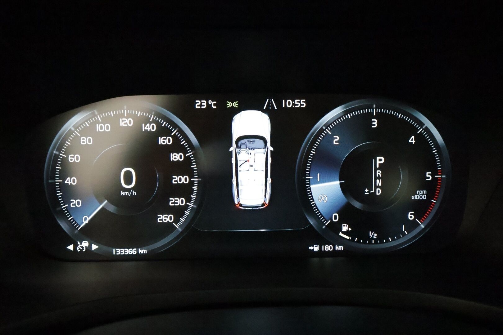 Volvo V60 2019 D3 momentum **Webasto / Adapt.Vakkari / LED-valot / P.Tutkat / Kaistavahti** - Kahdet Renkaat / Merkkihuollettu!