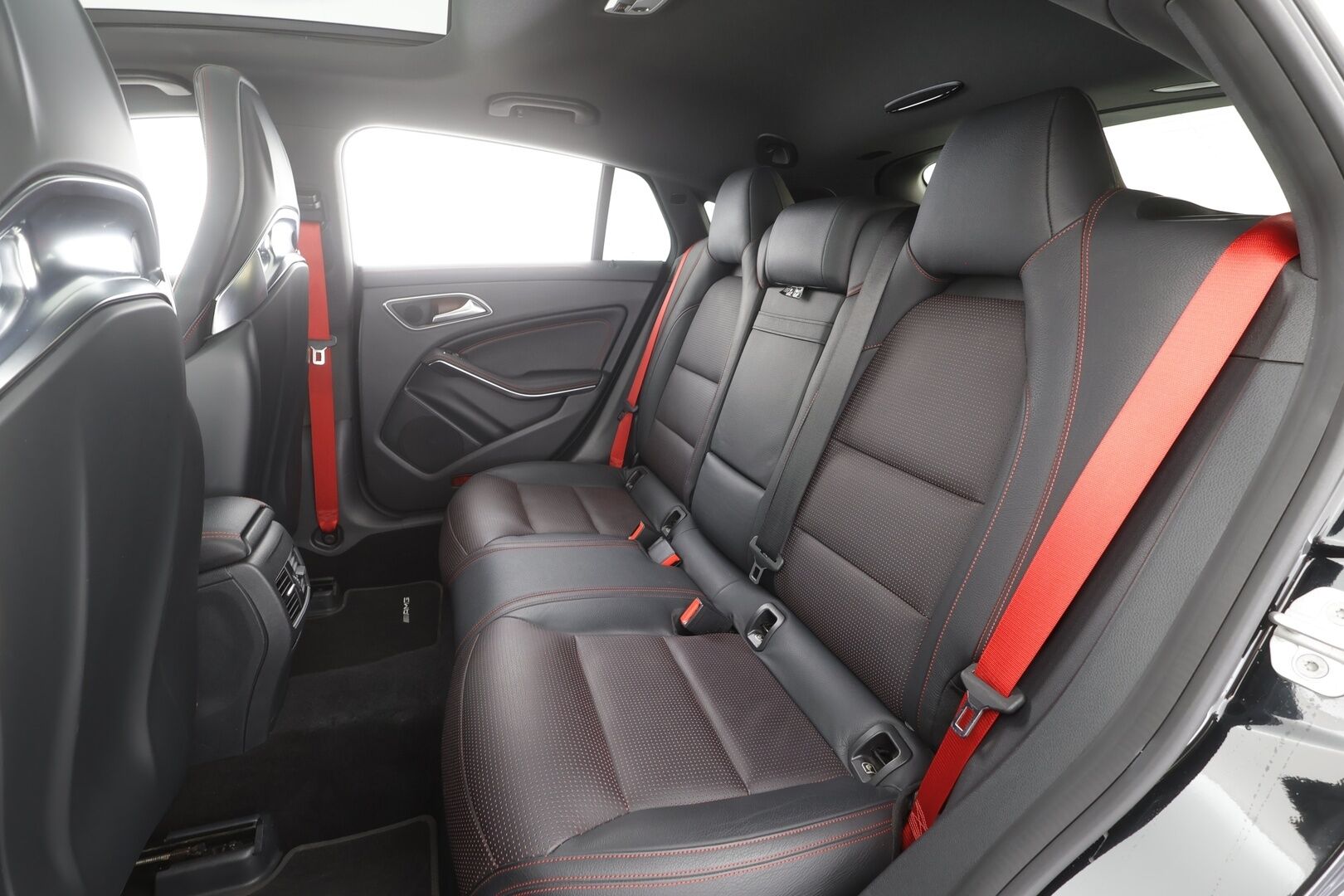 MERCEDES-BENZ CLA 45 AMG 2017 4MATIC Shooting Brake Facelift - | Perf Penkit | Perf Putkisto | H/K | Lasikattoluukku | LED High Performance | Nahat | P.Kamera | Urheilualusta | Kahdet Renkaat |