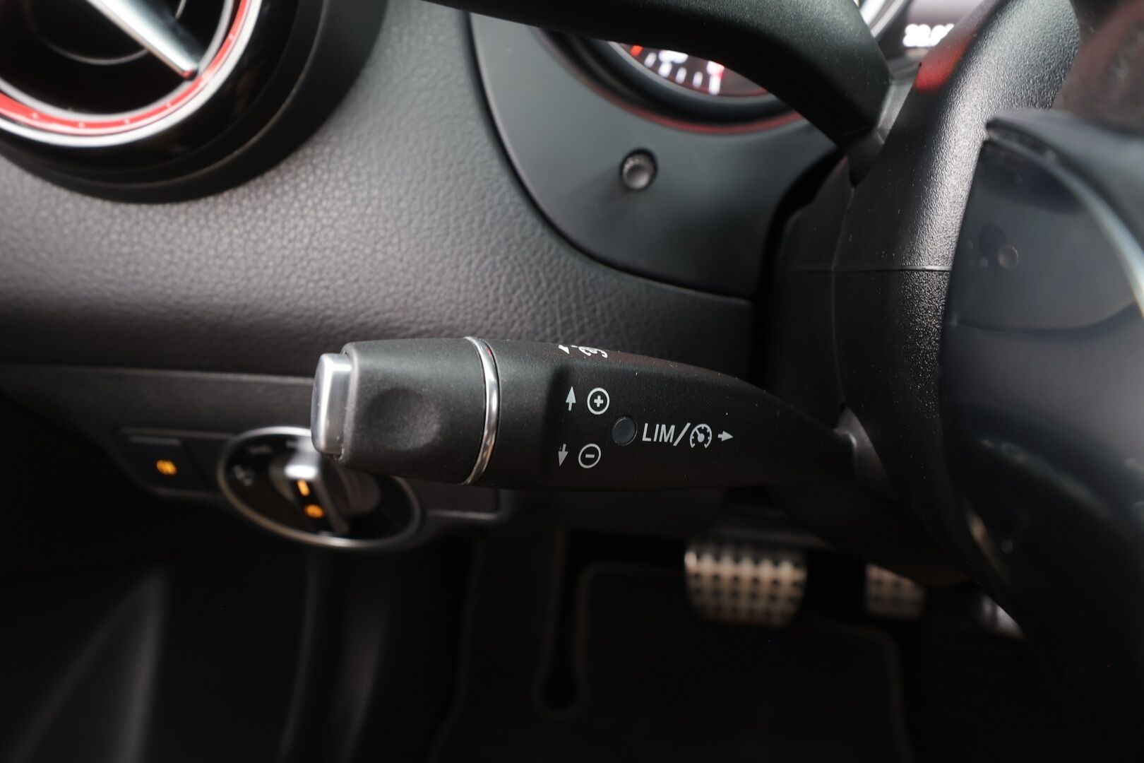 MERCEDES-BENZ CLA 45 AMG 2017 4MATIC Shooting Brake Facelift - | Perf Penkit | Perf Putkisto | H/K | Lasikattoluukku | LED High Performance | Nahat | P.Kamera | Urheilualusta | Kahdet Renkaat |