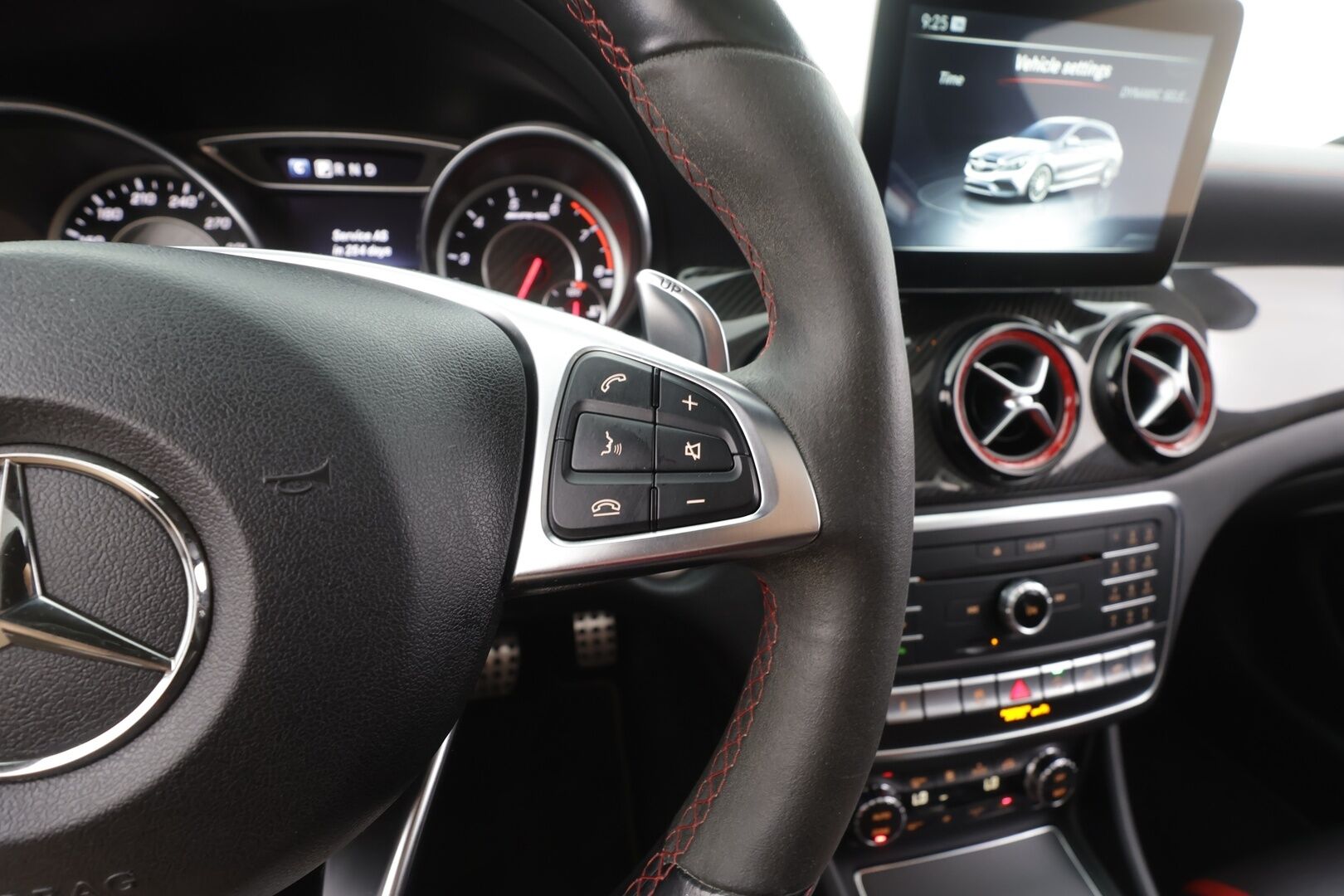 MERCEDES-BENZ CLA 45 AMG 2017 4MATIC Shooting Brake Facelift - | Vakkari | Perf Putkisto | H/K | Muistipenkit | Lasikattoluukku | LED High Performance | Nahat | P.Kamera | Urheilualusta | Kahdet Renkaat |