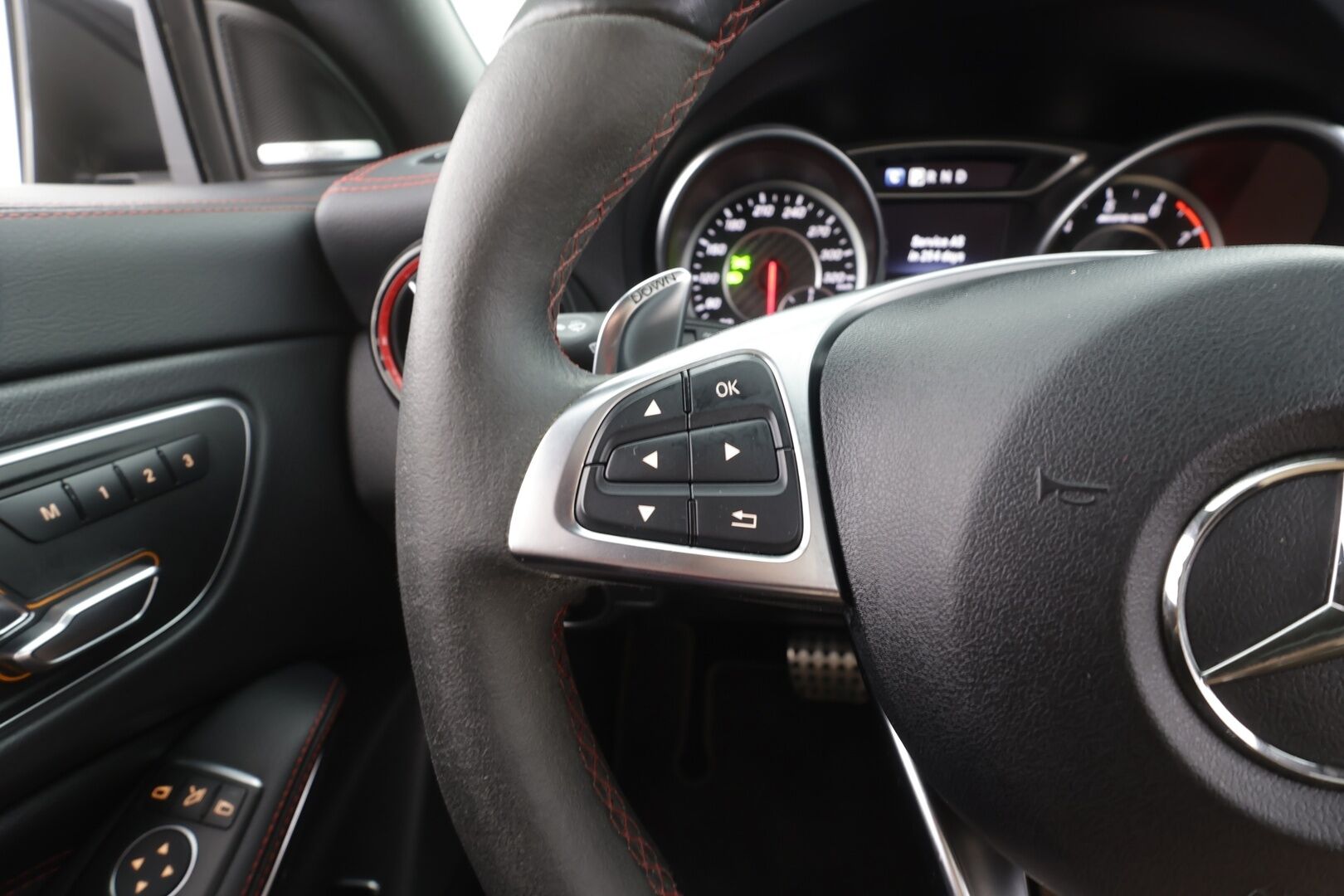 MERCEDES-BENZ CLA 45 AMG 2017 4MATIC Shooting Brake Facelift - | Perf Penkit | Perf Putkisto | H/K | Lasikattoluukku | LED High Performance | Nahat | P.Kamera | Urheilualusta | Kahdet Renkaat |
