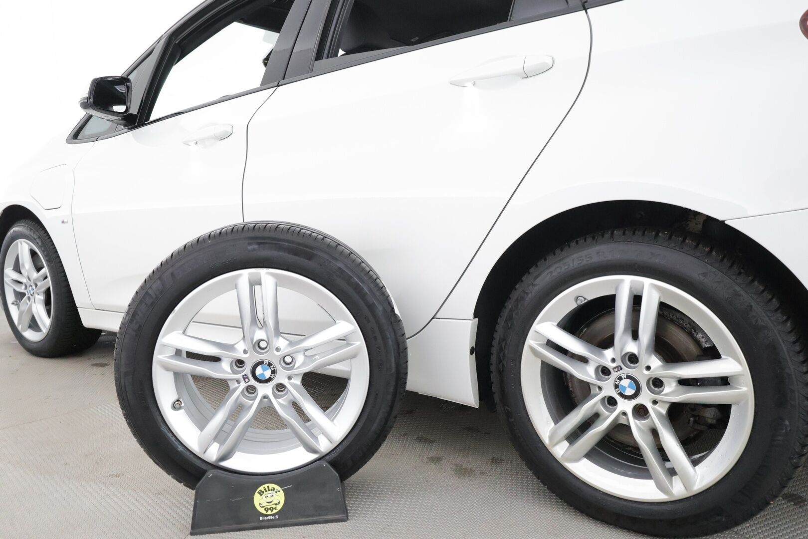 BMW 225 2019 F45 Active Tourer 225xe A Business M Sport * LED / P.Kamera / Sportnahat / Navi / Vakkari / Facelift * - 2x Latauskaapelit / Kahdet renkaat / Merkkihuollot