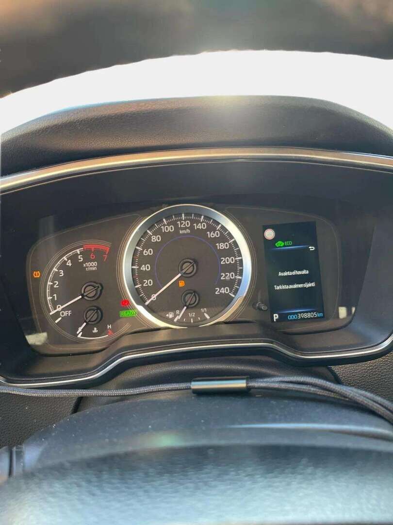 TOYOTA COROLLA 2019 1,8 Hybrid  * *Yritys outlet - Myydään vain yrityksille!*Peruutuskamera / Ratinlämmitin / ALV-Vähennys * - *Yritys outlet - Myydään vain yrityksille! / ALV / Juuri katsastettu!* - HULLUT AVAJAISHULINAT KORKOTARJOUS 3,29 %