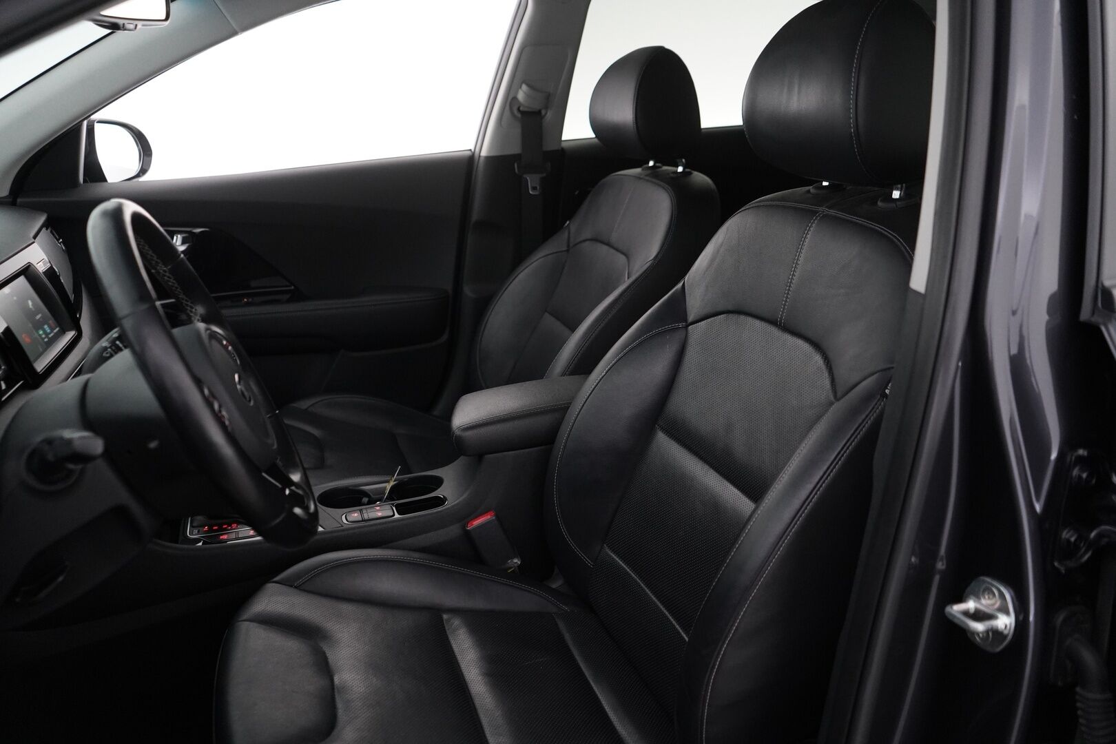 KIA NIRO PLUG-IN 2018 1,6 GDI Business Premium DCT * ACC / Nahat / Kamera / Koukku / Lohko / Keylessgo* - Kahdet renkaat / Viimeisin huolto 8 / 25 / SUPER VARUSTEET!