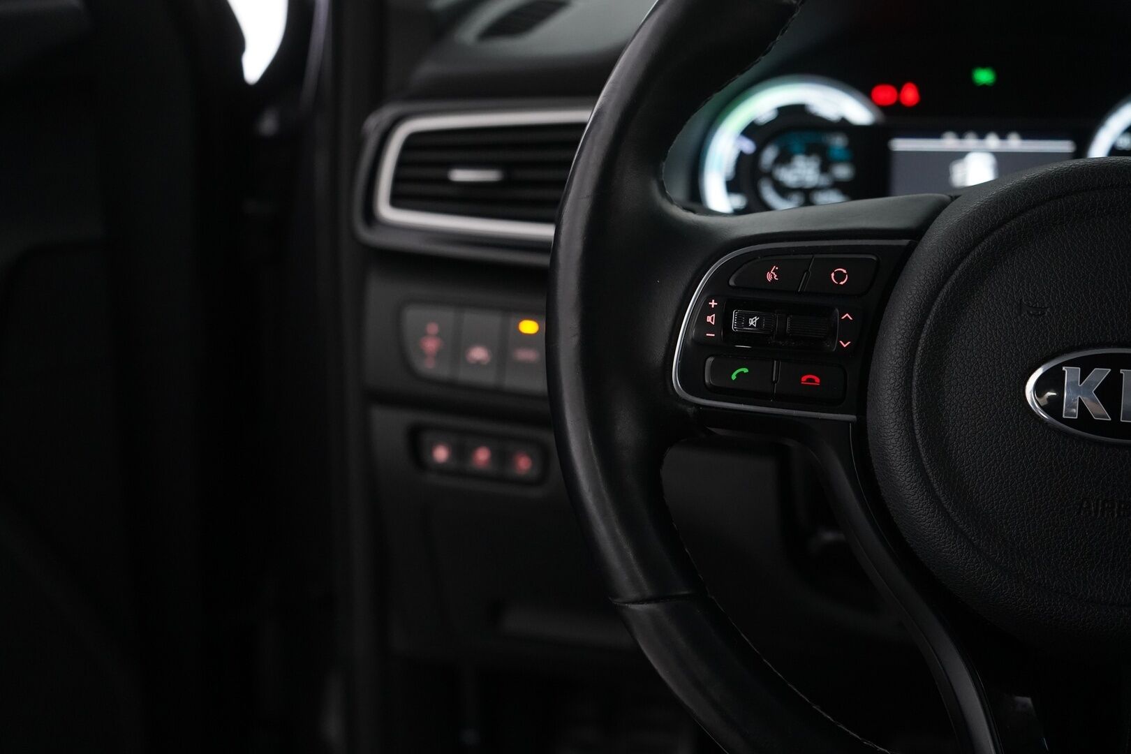 KIA NIRO PLUG-IN 2018 1,6 GDI Business Premium DCT * ACC / Nahat / Kamera / Koukku / Lohko / Keylessgo* - Kahdet renkaat / Viimeisin huolto 8 / 25 / SUPER VARUSTEET!