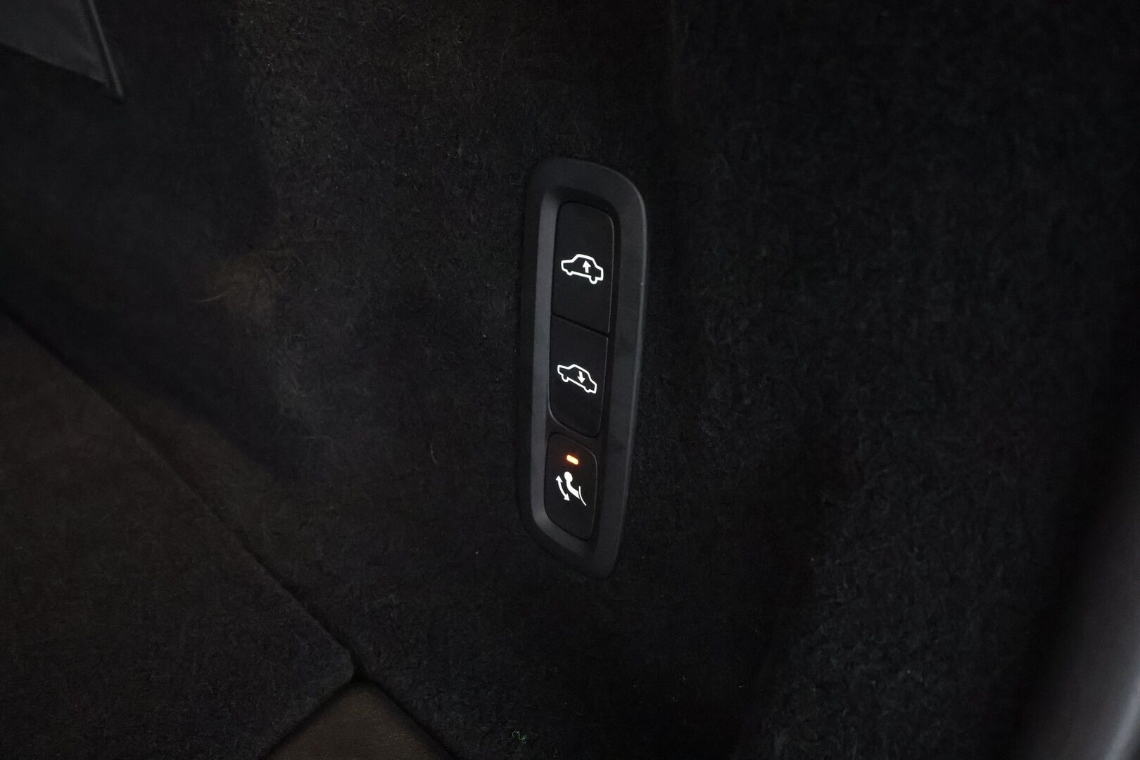 Volvo XC60 2020 T8 TwE AWD R-Design aut - | B&W | ACC | Webasto | Koukku | Panorama | Muistipenkki | Full-LED | P.kamera | Ratinlämmitys | Keyless | Apple&Android | 1.Om suomi-auto | Kahdet Renkaat |