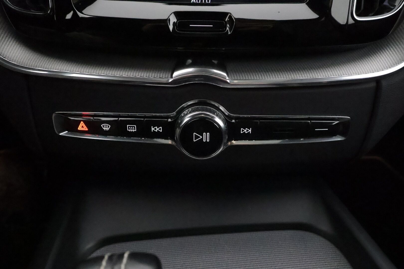Volvo XC60 2020 T8 TwE AWD R-Design aut - | B&W | ACC | Webasto | Koukku | Panorama | Muistipenkki | Full-LED | P.kamera | Ratinlämmitys | Keyless | Apple&Android | 1.Om suomi-auto | Kahdet Renkaat |