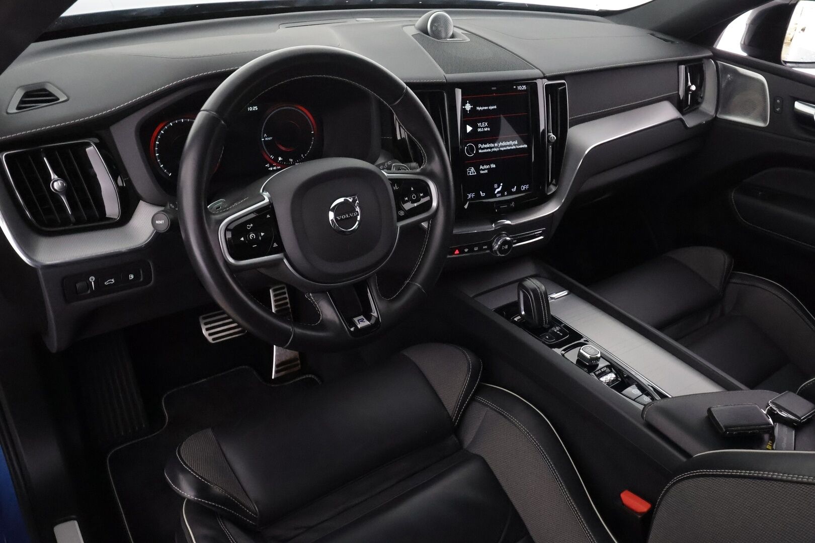 Volvo XC60 2020 T8 TwE AWD R-Design aut - | B&W | ACC | Webasto | Koukku | Panorama | Muistipenkki | Full-LED | P.kamera | Ratinlämmitys | Keyless | Apple&Android | 1.Om suomi-auto | Kahdet Renkaat |