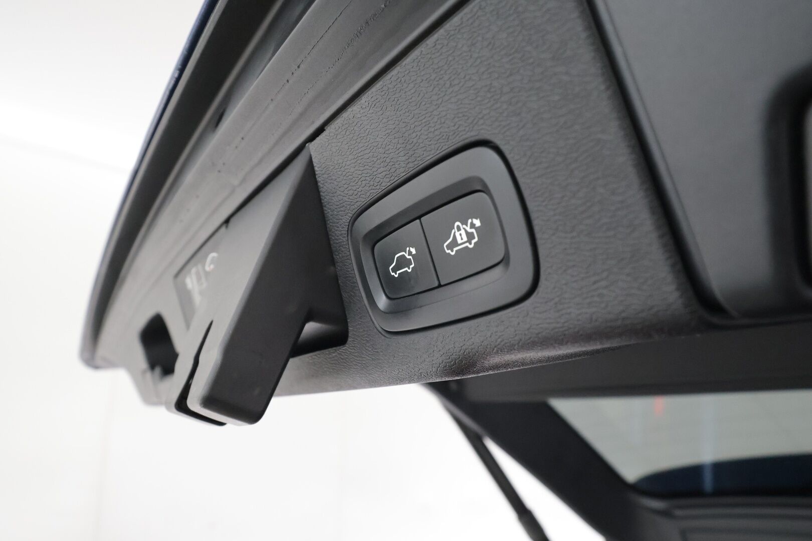 Volvo XC60 2020 T8 TwE AWD R-Design aut - | B&W | ACC | Webasto | Koukku | Panorama | Muistipenkki | Full-LED | P.kamera | Ratinlämmitys | Keyless | Apple&Android | 1.Om suomi-auto | Kahdet Renkaat |