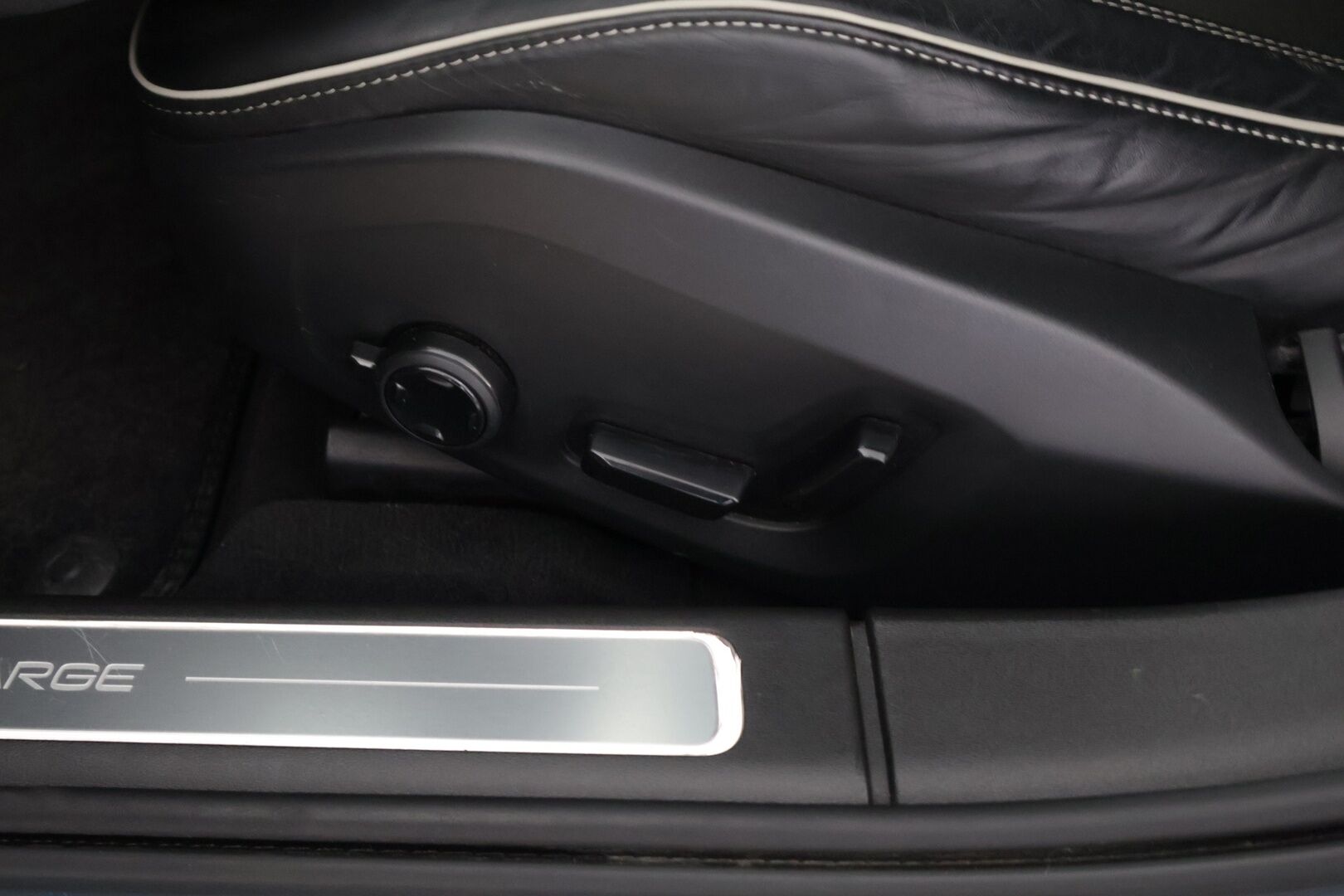 Volvo V90 2021 T6 TwE AWD R-Design aut. Facelift - 3,99 % KORKOTARJOUS TÄHÄN AUTOON - * Harman&Kardon / ACC / VOC / 360° Kamera / Koukku / Full LED / Webasto / Navi *