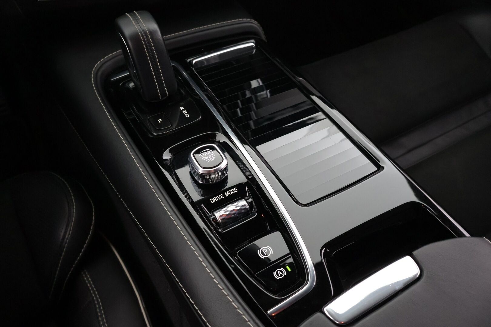 Volvo V90 2021 T6 TwE AWD R-Design aut. Facelift - 3,99 % KORKOTARJOUS TÄHÄN AUTOON - * Harman&Kardon / ACC / VOC / 360° Kamera / Koukku / Full LED / Webasto / Navi *