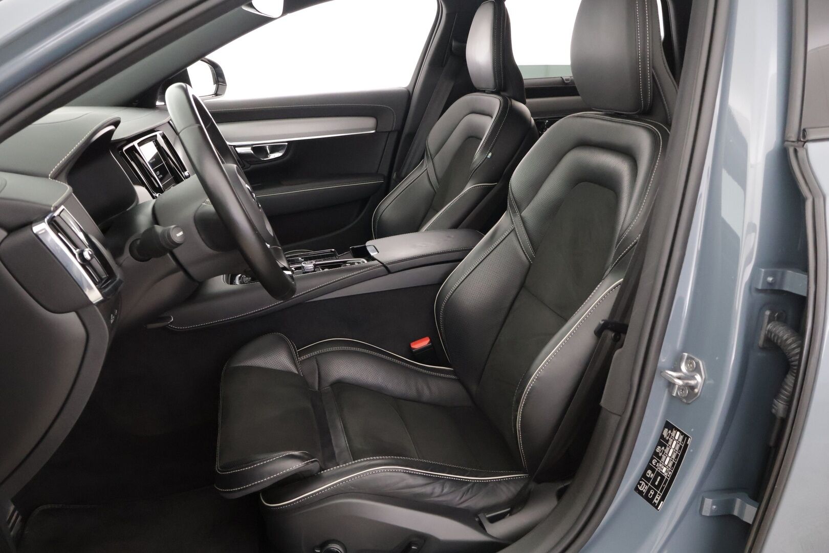 Volvo V90 2021 T6 TwE AWD R-Design aut. Facelift - 3,99 % KORKOTARJOUS TÄHÄN AUTOON - * Harman&Kardon / ACC / VOC / 360° Kamera / Koukku / Full LED / Webasto / Navi *
