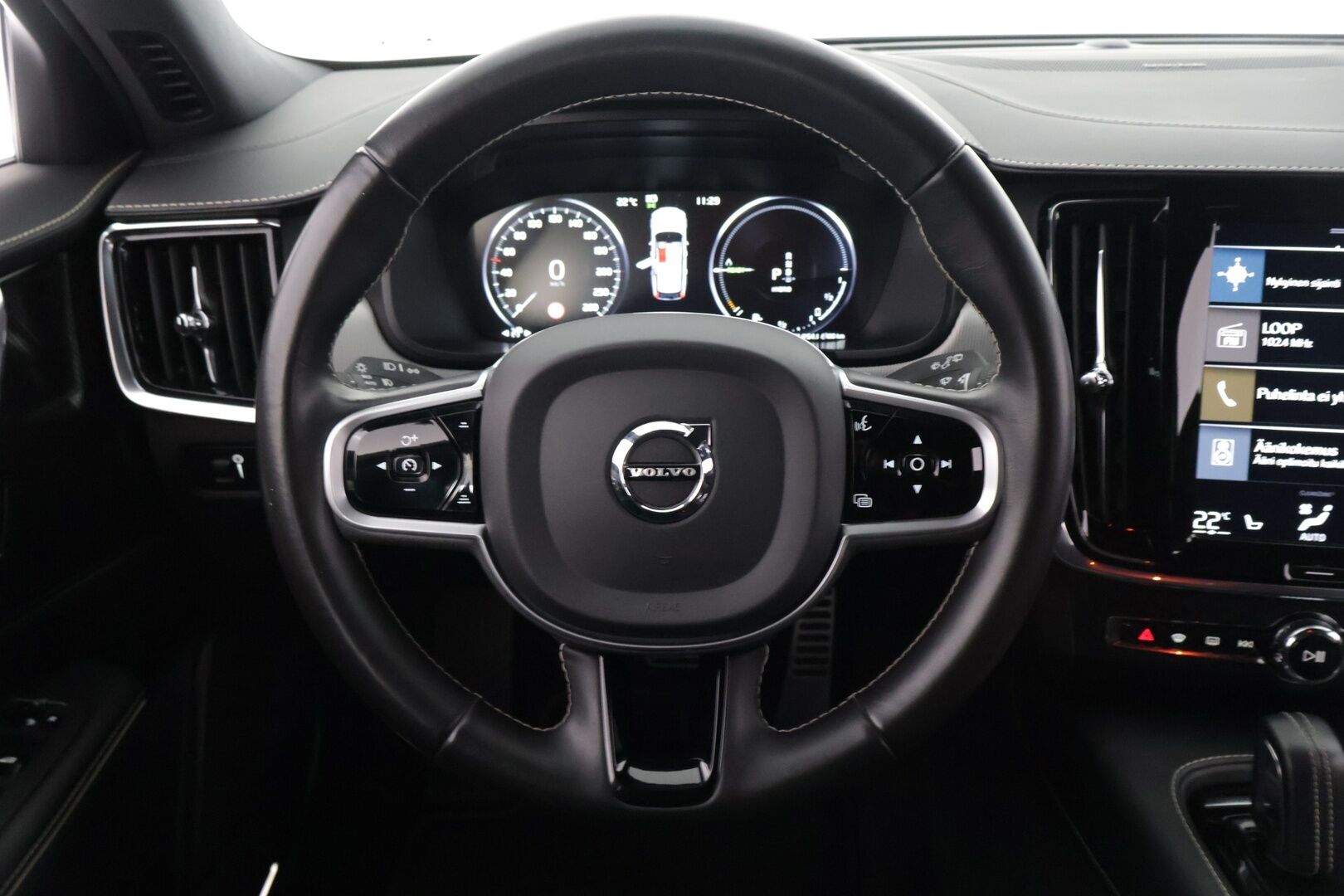 Volvo V90 2021 T6 TwE AWD R-Design aut. Facelift - 3,99 % KORKOTARJOUS TÄHÄN AUTOON - * Harman&Kardon / ACC / VOC / 360° Kamera / Koukku / Full LED / Webasto / Navi *