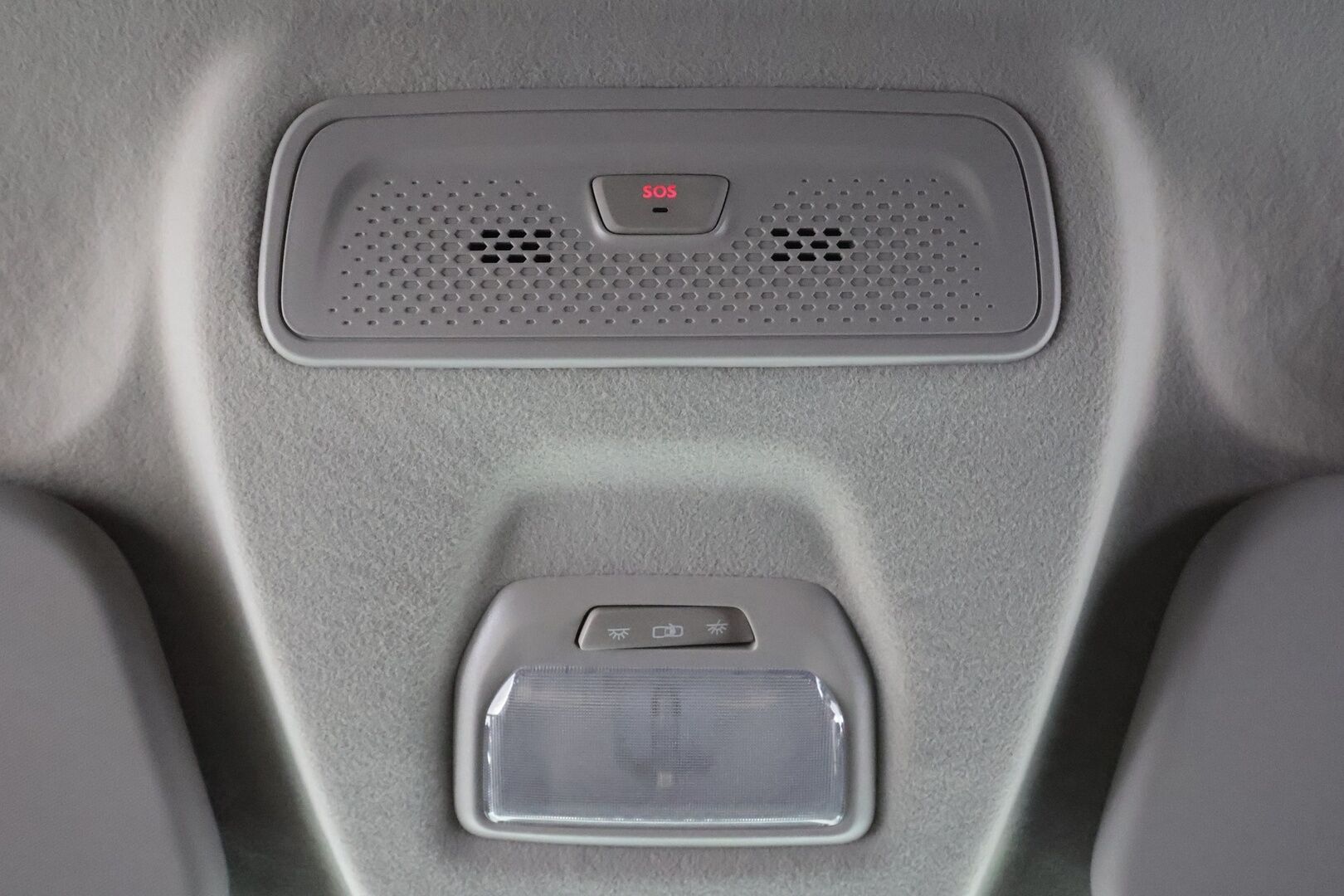 Maxus e-Deliver 3 2022 SWB 4,8m3 122 hv * Koukku / P.Kamera / Vakkari / Aut.Ilmastointi / AppleCarPlay * - Akku kuntotarkastettu / Kahdet renkaat aluvanteilla / 2x Latauskaapelit / 1-Om Suomi-auto / ALV