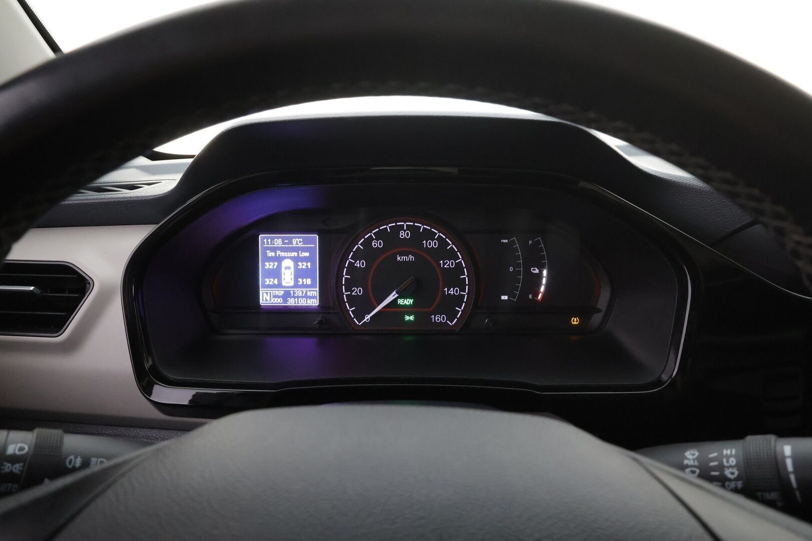 Maxus e-Deliver 3 2022 SWB 4,8m3 122 hv * Koukku / P.Kamera / Vakkari / Aut.Ilmastointi / AppleCarPlay * - Akku kuntotarkastettu / Kahdet renkaat aluvanteilla / 2x Latauskaapelit / 1-Om Suomi-auto / ALV