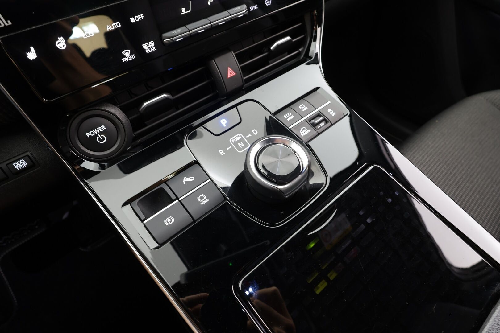 Toyota bZ4X 2023 Style AWD - | ACC | Koukku | LED | JBL | 360-Kamera | Ratinlämmitys | Sähköpenkki | Apple&Android | 1.Om Suomi-auto | Kahdet Renkaat |