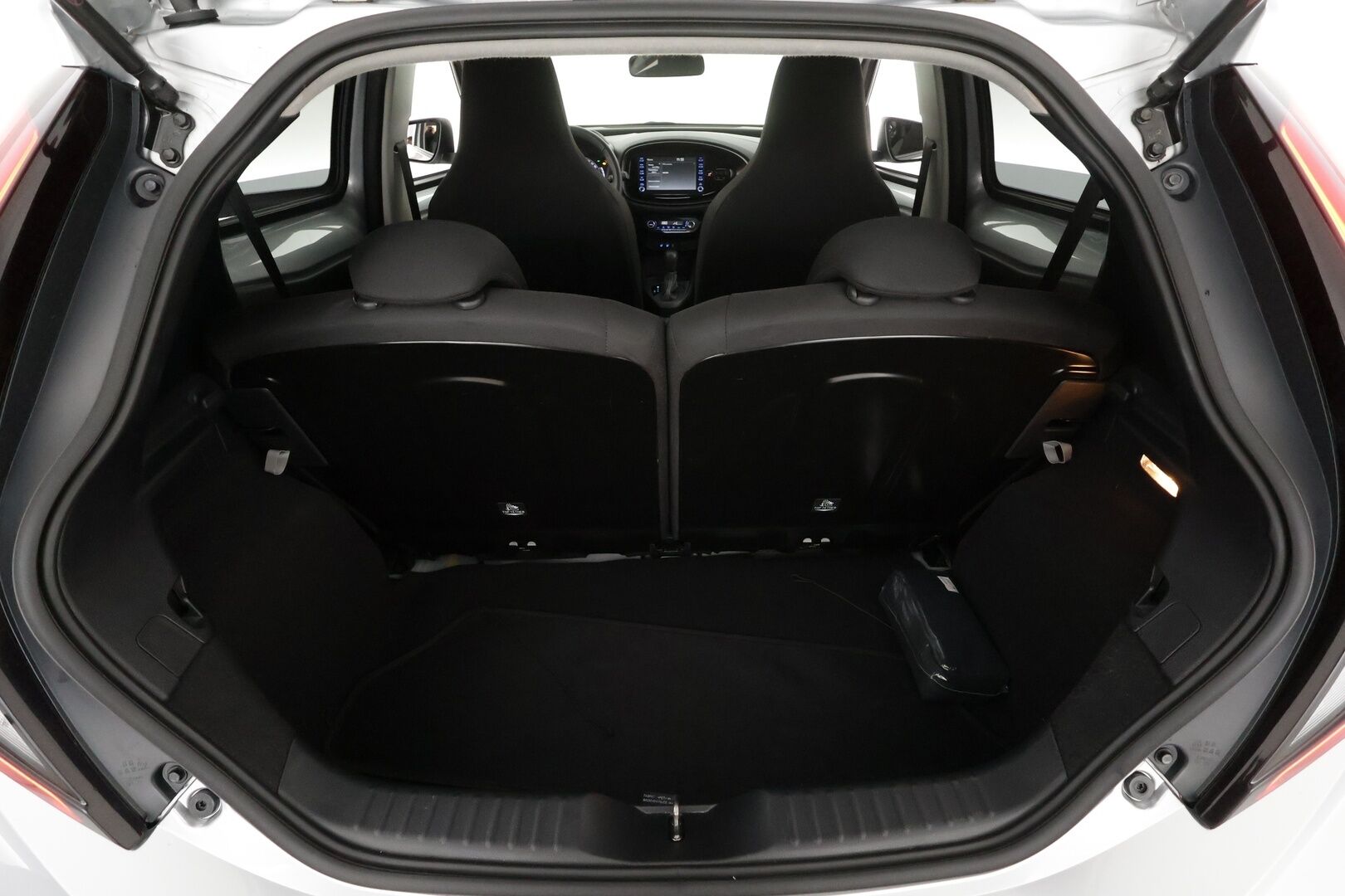 Toyota Aygo X 2023 1,0 VVT-i Play Edition Multidrive S * ACC / LED / P.Kamera / Kaistavahti / Apple&Android * - 1-om Suomi-auto / Kahdet renkaat / Merkkihuollettu!