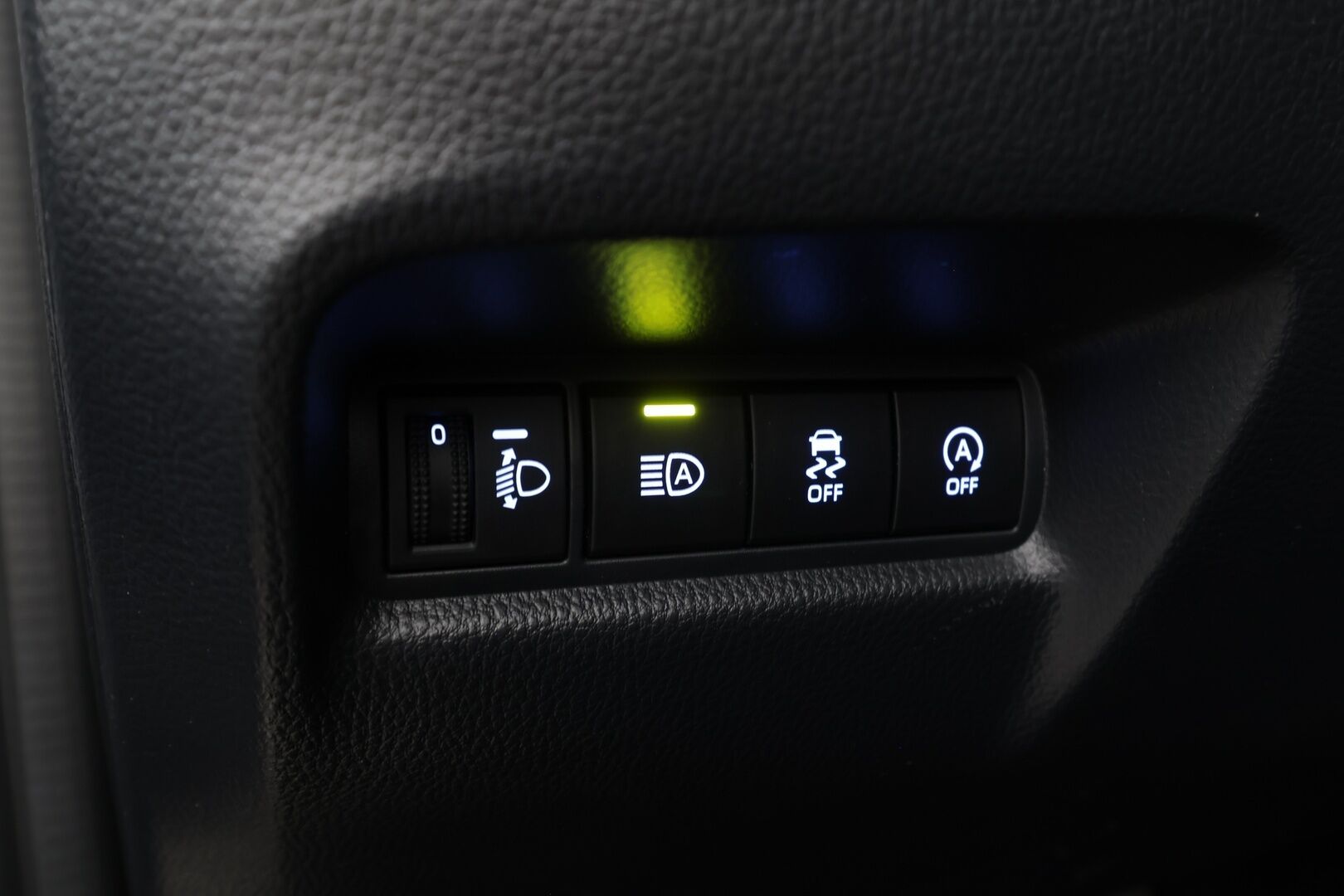 Toyota Aygo X 2023 1,0 VVT-i Play Edition Multidrive S * ACC / LED / P.Kamera / Kaistavahti / Apple&Android * - 1-om Suomi-auto / Kahdet renkaat / Merkkihuollettu!