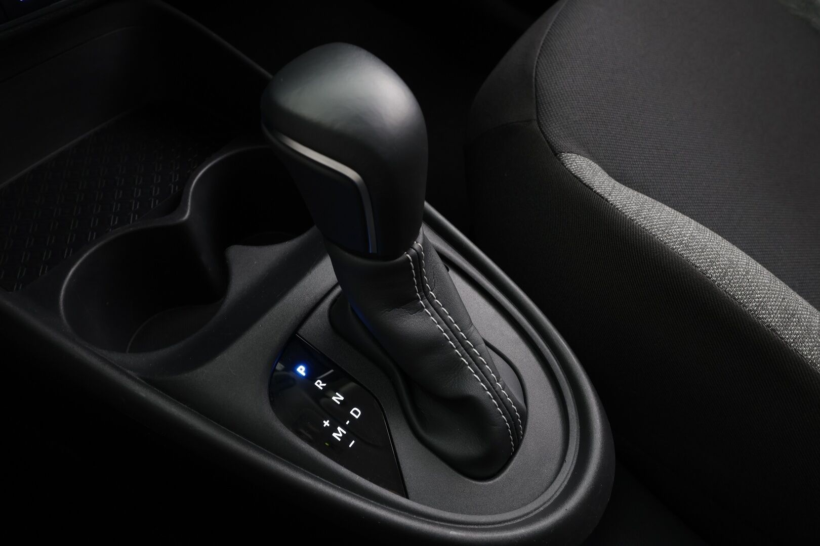 Toyota Aygo X 2023 1,0 VVT-i Play Edition Multidrive S * ACC / LED / P.Kamera / Kaistavahti / Apple&Android * - 1-om Suomi-auto / Kahdet renkaat / Merkkihuollettu!