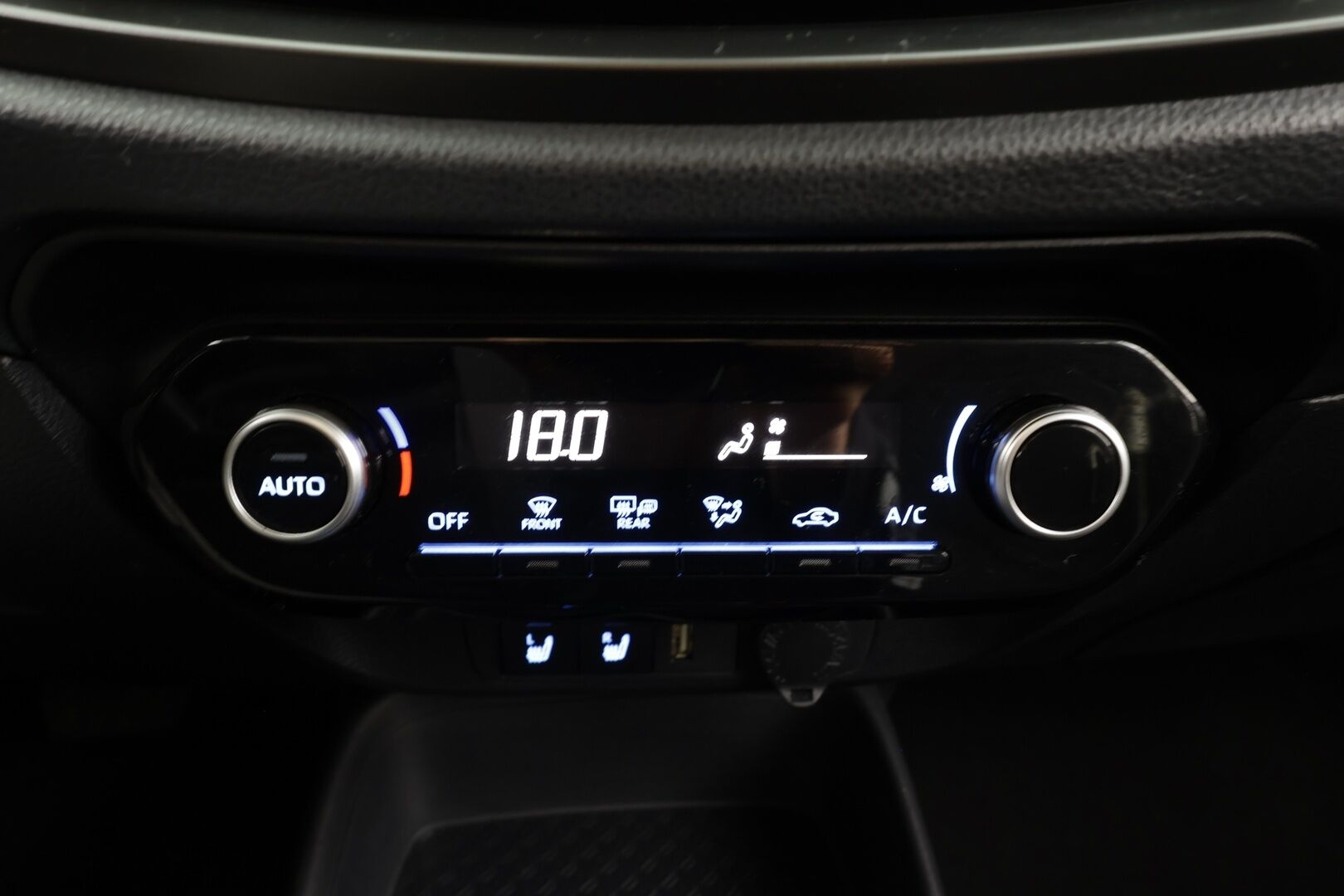 Toyota Aygo X 2023 1,0 VVT-i Play Edition Multidrive S * ACC / LED / P.Kamera / Kaistavahti / Apple&Android * - 1-om Suomi-auto / Kahdet renkaat / Merkkihuollettu!