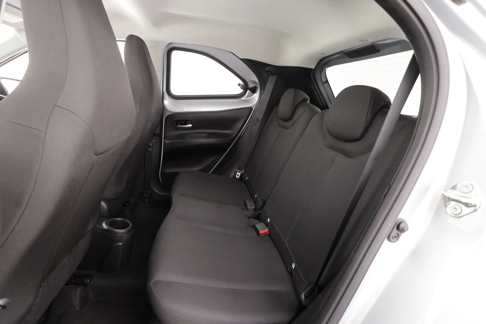 Toyota Aygo X 2023 1,0 VVT-i Play Edition Multidrive S * ACC / LED / P.Kamera / Kaistavahti / Apple&Android * - 1-om Suomi-auto / Kahdet renkaat / Merkkihuollettu!