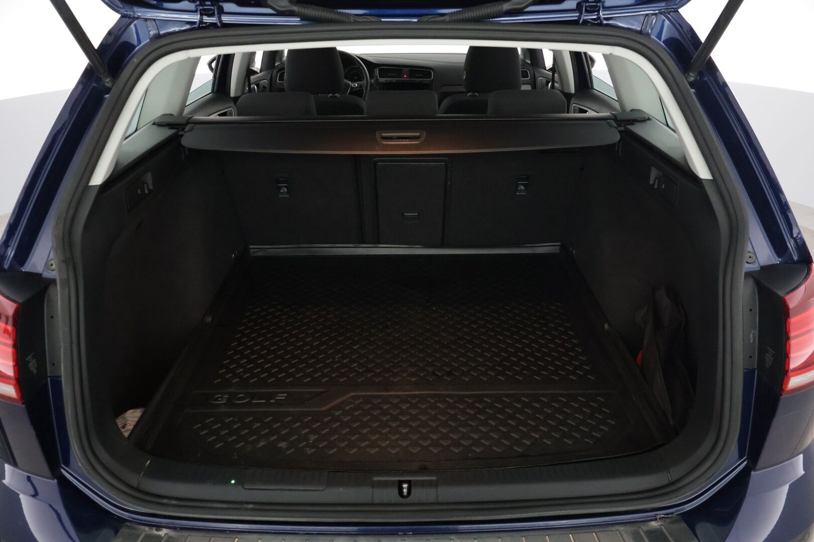 Volkswagen Golf 2019 Variant Comfortline 1,5 TGI 96 kW (130 hv) BLUEMOTION DSG-automaatti - ** Webasto / Koukku / Keyless / Kamera / APP-Connect **
