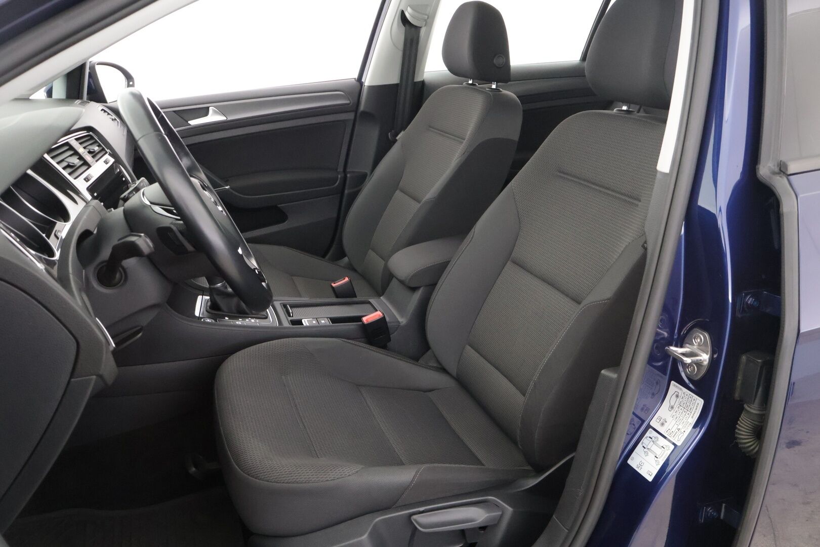 Volkswagen Golf 2019 Variant Comfortline 1,5 TGI 96 kW (130 hv) BLUEMOTION DSG-automaatti - ** Webasto / Koukku / Keyless / Kamera / APP-Connect **