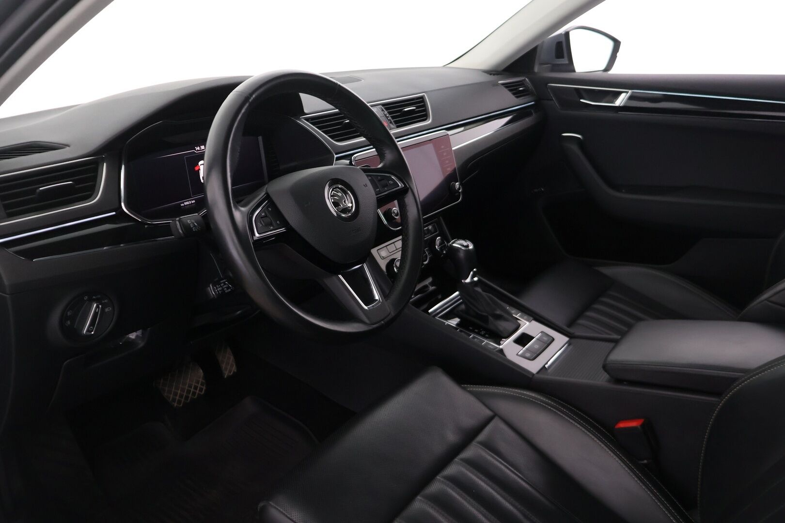 Skoda Superb 2020 Combi 2,0 TDI 190 4x4 L&K DSG - | ACC | Webasto | P, kamera | Canton äänijärjestelmä |