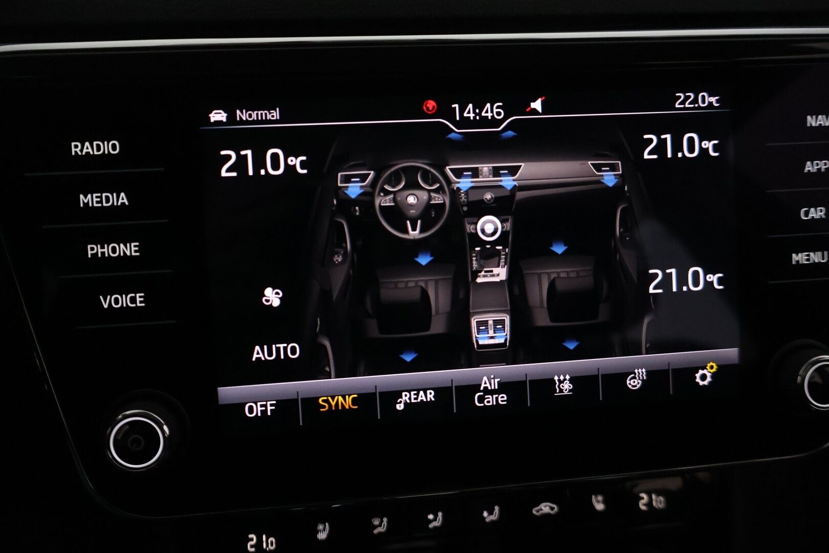 Skoda Superb 2020 Combi 2,0 TDI 190 4x4 L&K DSG - | ACC | Webasto | P, kamera | Canton äänijärjestelmä |