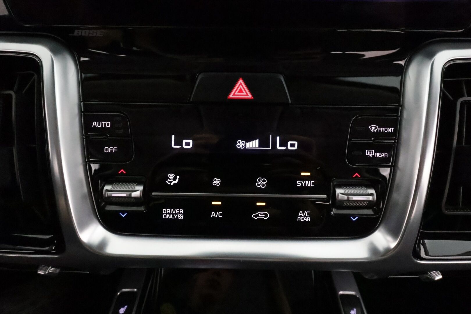 Kia Sorento 2021 1,6 T-GDI Plug-in Hybrid AWD Premium 7-Paik **Adapt.vakkari / Bose / LED / P.kamera / Nahkaverhoilu / Navi / Keyless** - 3,99 % KORKOTARJOUS TÄHÄN AUTOON - Kahdet Renkaat
