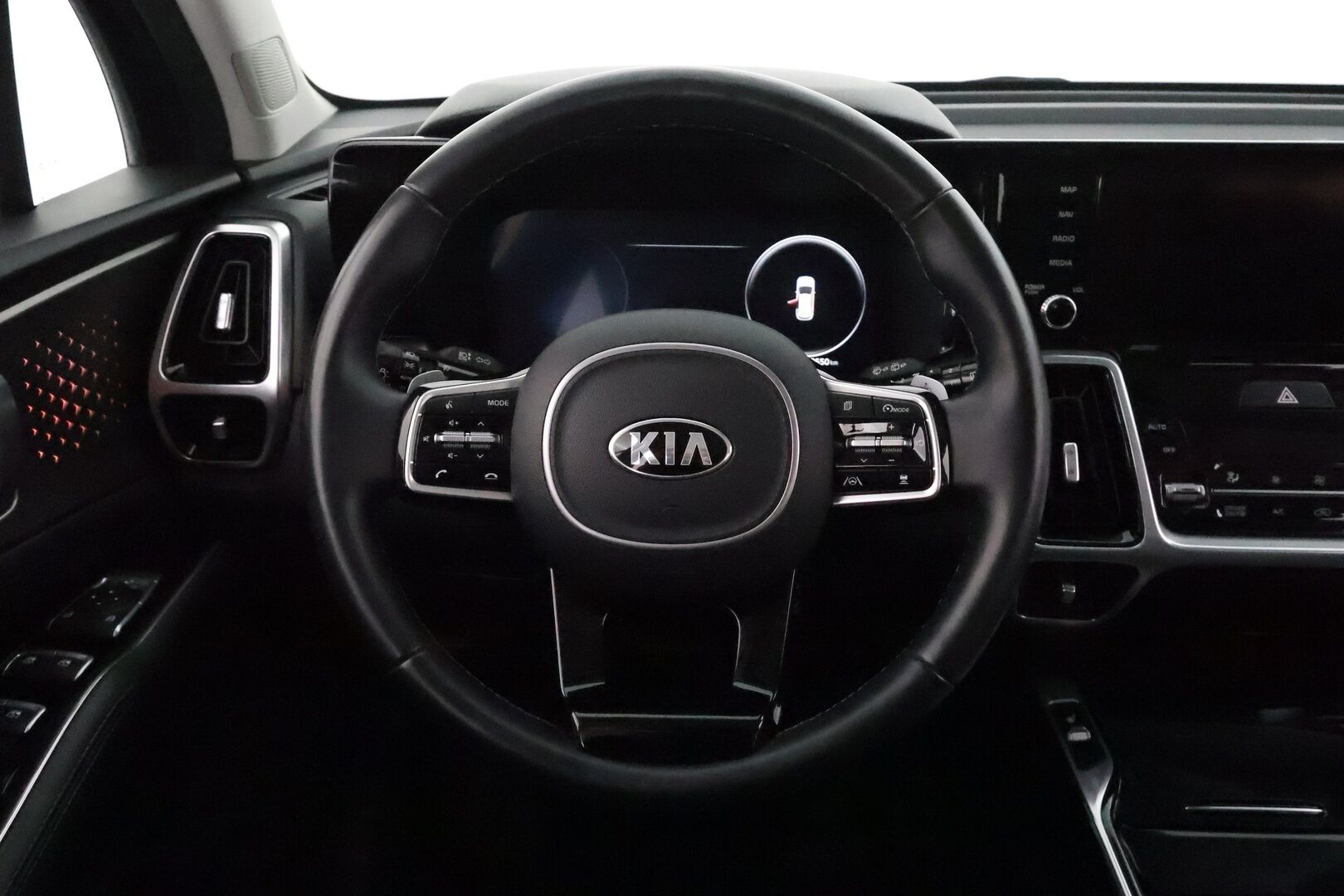 Kia Sorento 2021 1,6 T-GDI Plug-in Hybrid AWD Premium 7-Paik **Adapt.vakkari / Bose / LED / P.kamera / Nahkaverhoilu / Navi / Keyless** - 3,99 % KORKOTARJOUS TÄHÄN AUTOON - Kahdet Renkaat