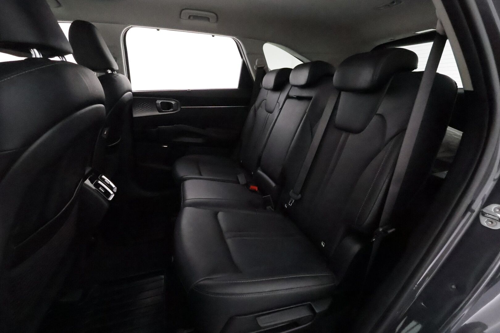 Kia Sorento 2021 1,6 T-GDI Plug-in Hybrid AWD Premium 7-Paik **Adapt.vakkari / Bose / LED / P.kamera / Nahkaverhoilu / Navi / Keyless** - 3,99 % KORKOTARJOUS TÄHÄN AUTOON - Kahdet Renkaat