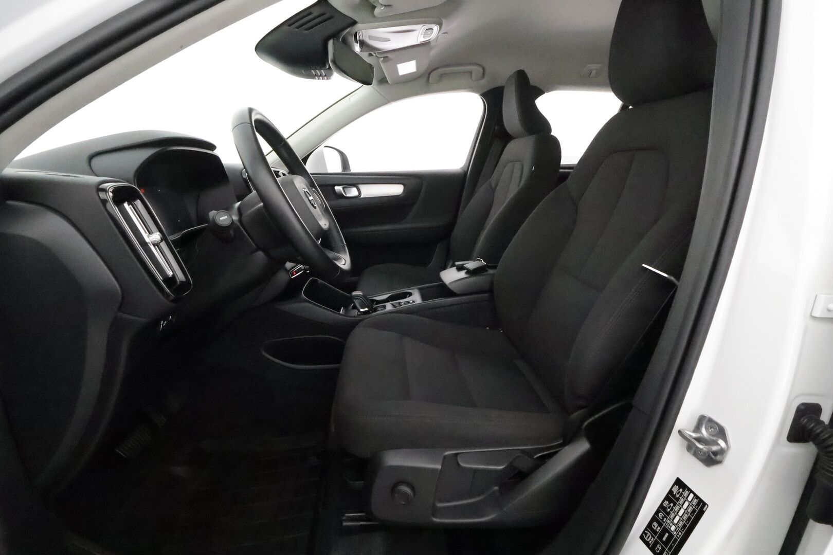 Volvo XC40 2020 T5 Twin Engine Business aut **Merkkihuollettu / Pa-lämmitin / Vakkari / P.kamera / VOC / Apple&Android / Sähköluukku** - Akku kuntotarkastettu 