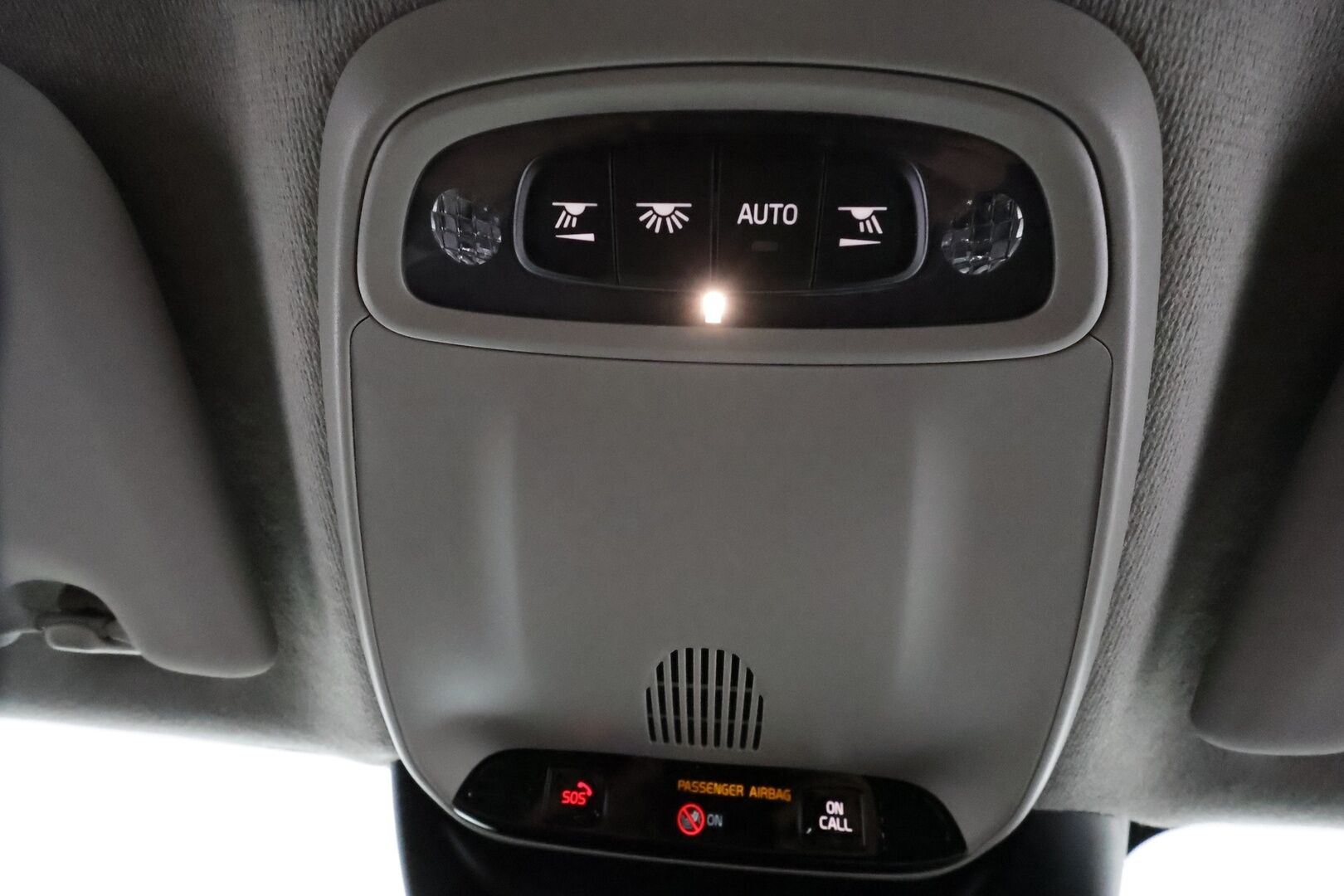 Volvo XC40 2020 T5 Twin Engine Business aut **Merkkihuollettu / Pa-lämmitin / Vakkari / P.kamera / VOC / Apple&Android / Sähköluukku** - Akku kuntotarkastettu 