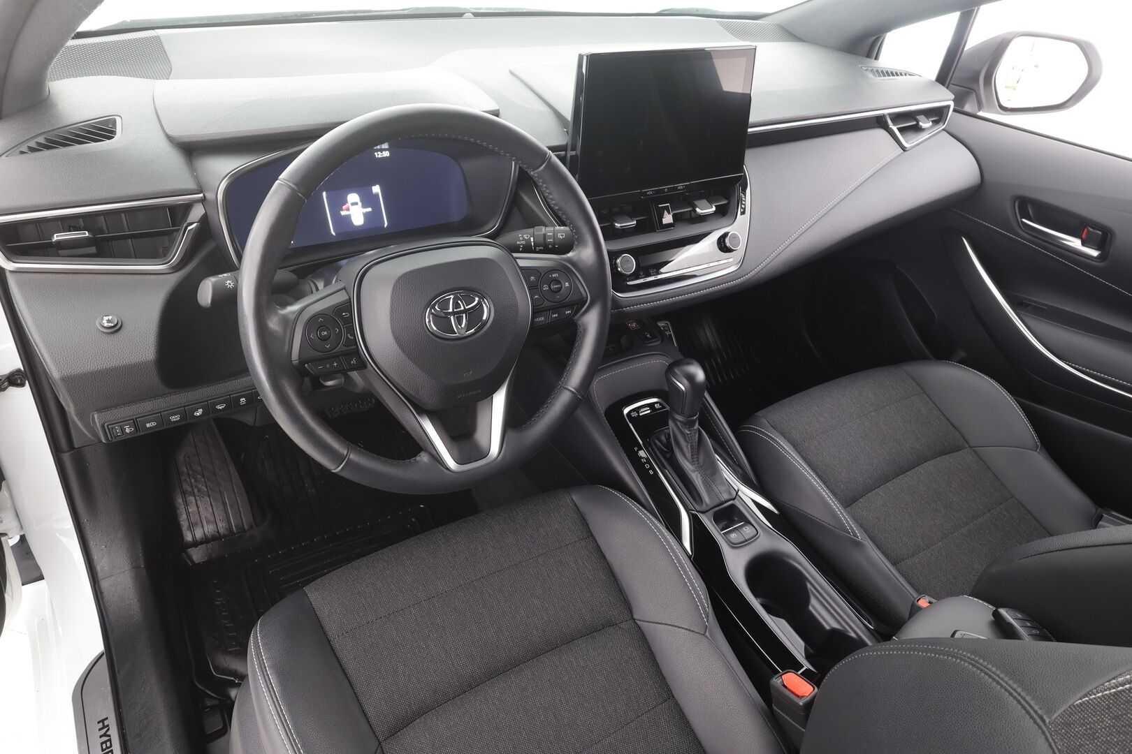 Toyota Corolla 2023 Touring Sports 1,8 Hybrid Launch Edition - | ACC | PDA | LED | Facelift | Puolinahat | P.kamera | Navi | Keyless | Lohko+sisälämmitin | Digimittaristo | Sähk. takaluukku | 1-om suomiauto | 