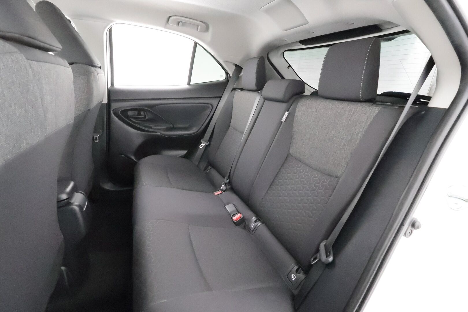 Toyota Yaris Cross 2023 1,5 Hybrid AWD-i Active Business * P.Kamera / ACC / LED-lisävalo / Kaistavahti / Apple&Android * - 1-om Suomi-auto / Kahdet renkaat